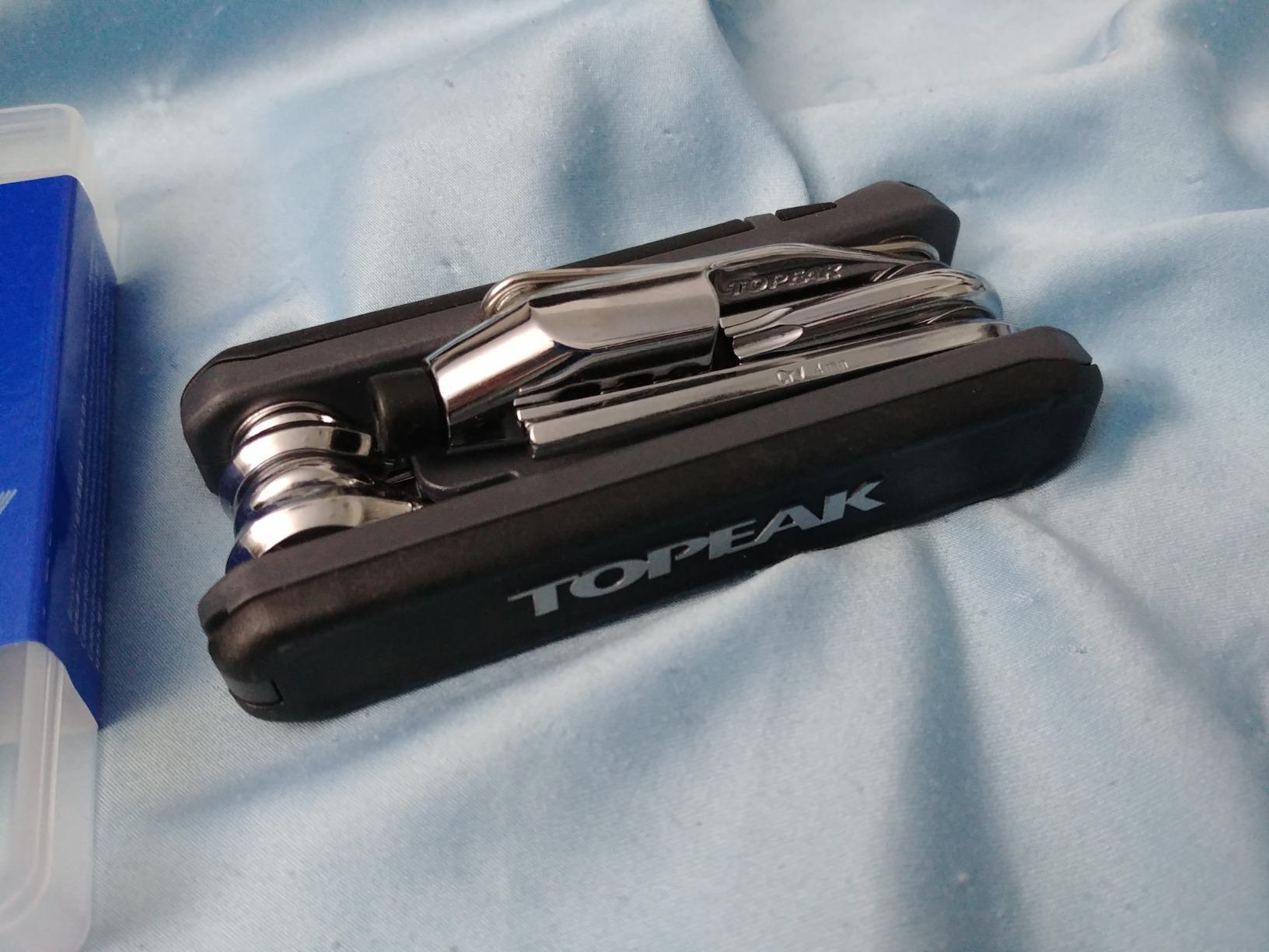 Topeak Hexus X Multi-Tool, 21-Function Bike Repair with Chain Tool, Tire Levers and Presta Core, Compact Chrome Vanadium Design for Road and Mountain Bikes customer photo 1