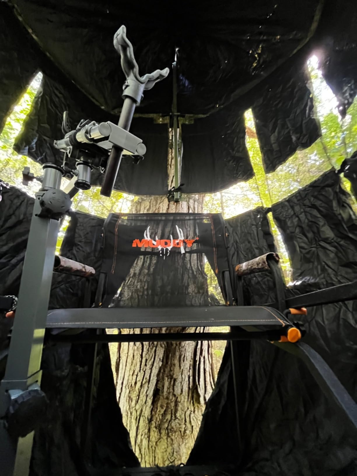 MUDDY 1-Person Huntsman Deluxe Steel Ladder Tree Stand, 17 ft Tall, 300 lb Capacity - Heavy-Duty Hunting Treestand with Lumbar Support Seat, Flip-Back Adjustable Shooting Rail & Silencer Technology customer photo 2