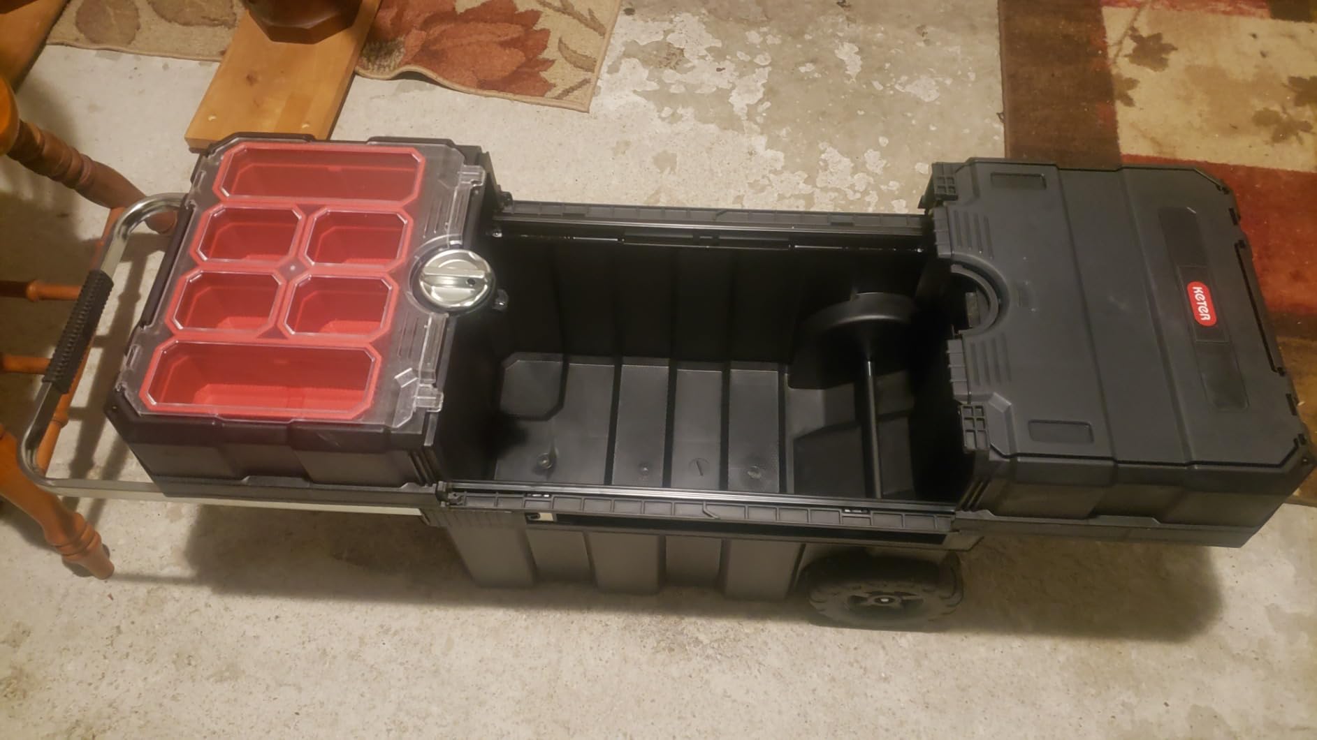 Keter Masterloader Resin Rolling Tool Box with Locking System and Removable Bins - Perfect Organization and Storage Chest for Power Drill, Tape Measure, and Screwdriver Set, Black customer photo 2