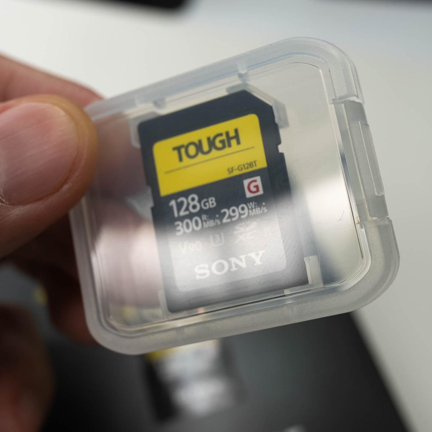 Sony TOUGH-G series SDXC UHS-II Card 128GB, V90, CL10, U3, Max R300MB/S, W299MB/S (SF-G128T/T1) customer photo 1
