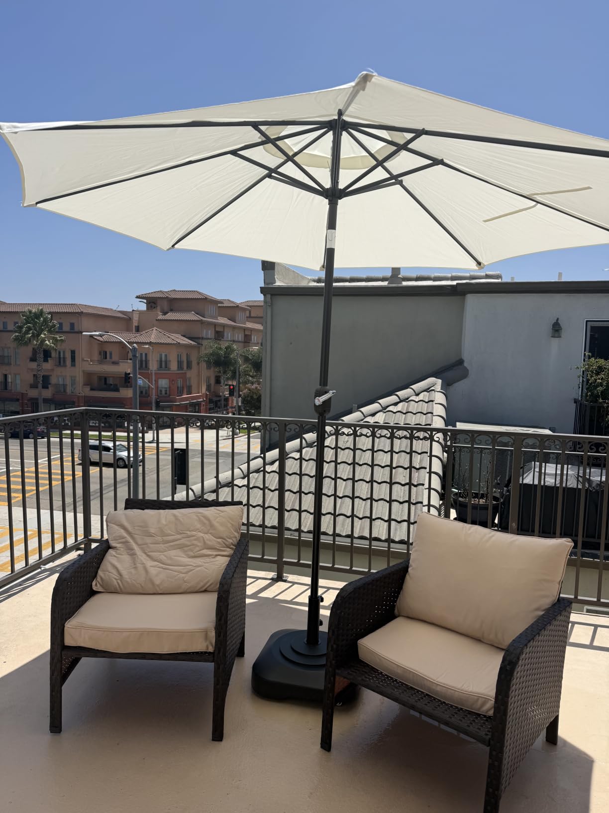 Blissun 9' Outdoor Patio Umbrella, Outdoor Table Umbrella, Yard Umbrella, Market Umbrella with 8 Sturdy Ribs, Push Button Tilt and Crank customer photo 1