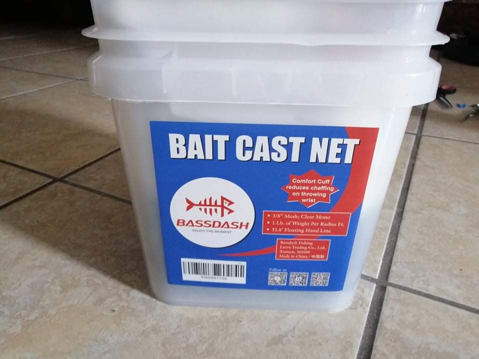 BASSDASH American Saltwater Fishing Cast Net 3/8 1/4-Inch Mesh 4ft 6ft 8ft Radius, 1-Pound Per Foot, for Bait Fish with Utility Bucket Casting customer photo 1