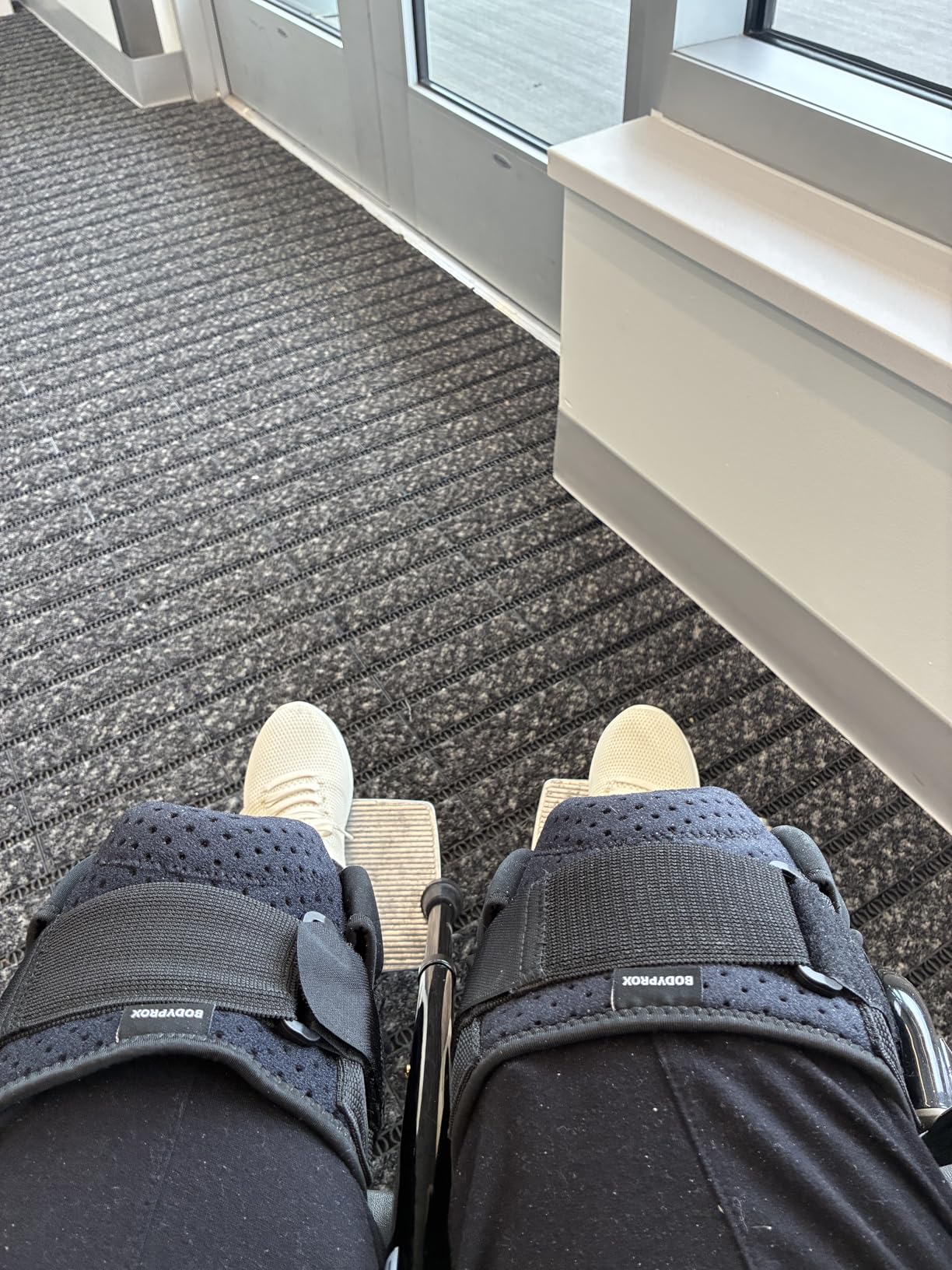 Bodyprox Hinged Knee Brace for Men and Women, Knee Support for Swollen ACL, Tendon, Ligament and Meniscus Injuries customer photo 2