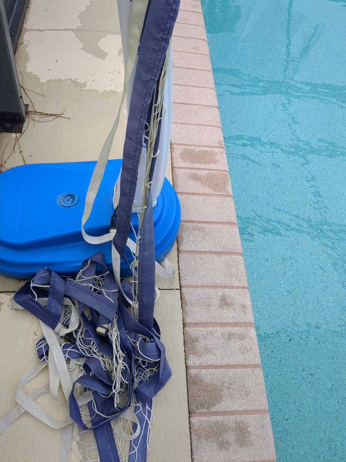 GoSports Splash Net PRO Pool Volleyball Net - Red, White, or Blue - Includes 2 Water Volleyballs and Pump customer photo 1