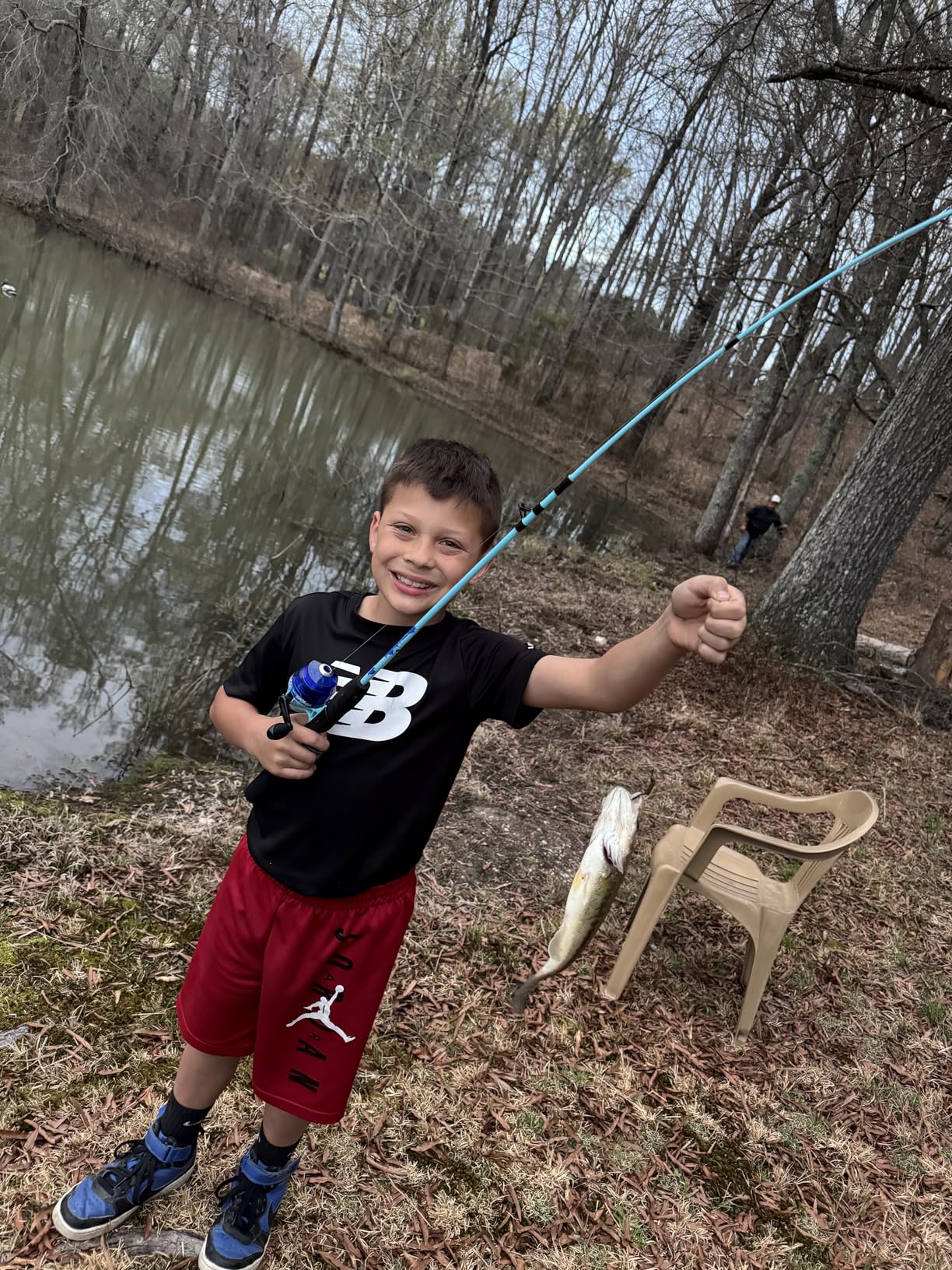 Zebco Kids Splash Jr. Spincast Reel and Fishing Rod Combo, 4-Foot 2-Piece Fishing Pole, Right-Hand Retrieve, Pre-Spooled with 6-Pound Cajun Line customer photo 1