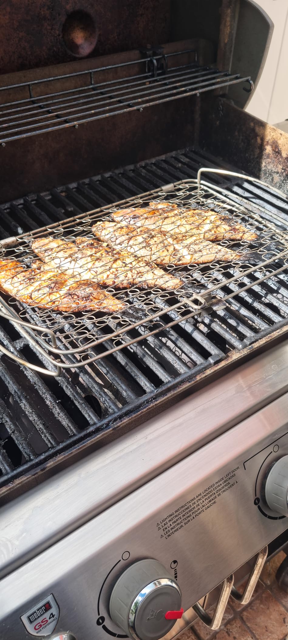 Weber Large Fish Basket - Flexible Wire Grilling Basket for Delicate Foods, Fits Weber Q 300+ Gas Grills & 18.5