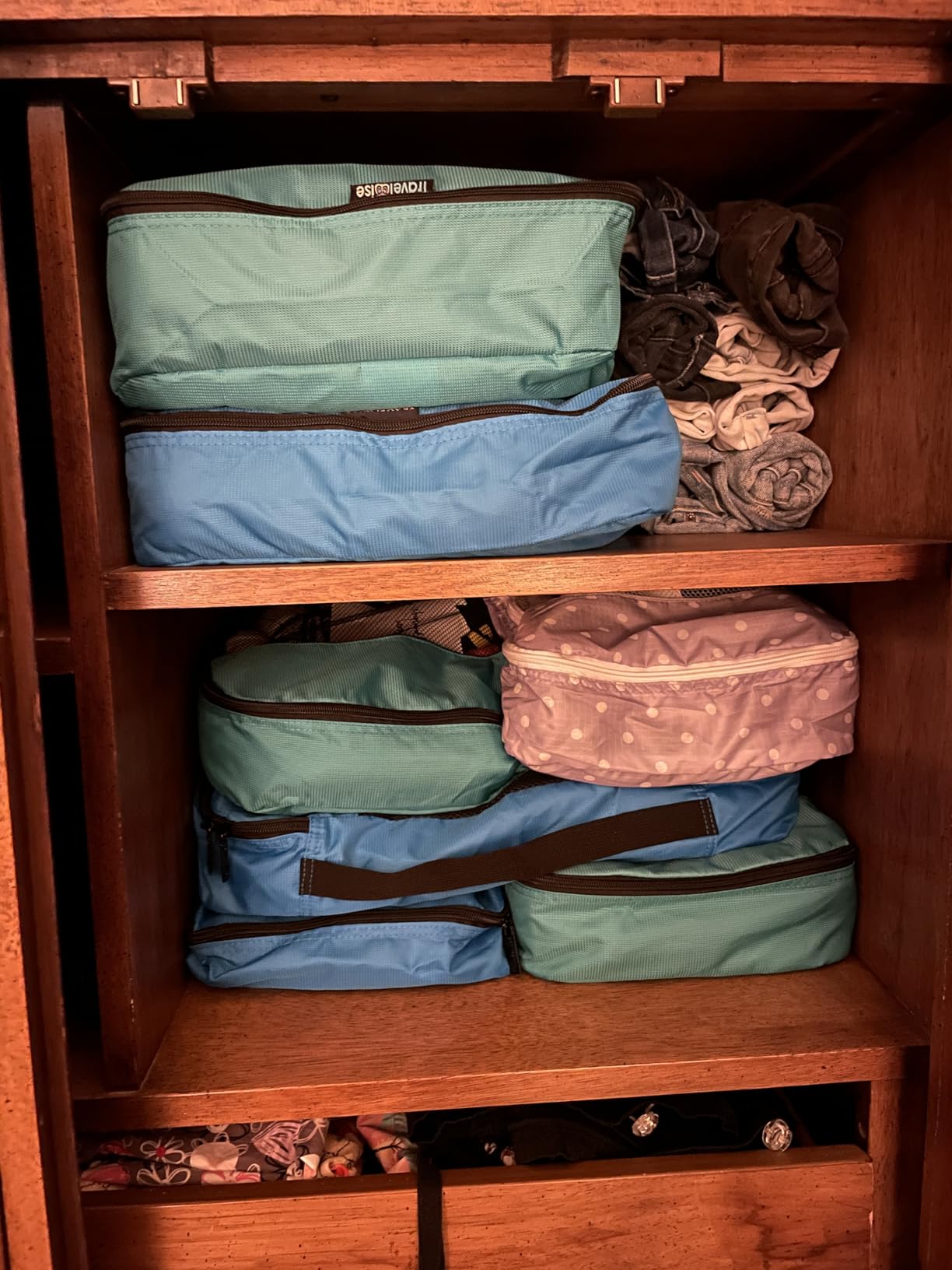 Travel Wise Packing Cubes for Travel - 5 Piece Set, Lightweight Ripstop Nylon Luggage Organizers with Mesh Panel customer photo 1