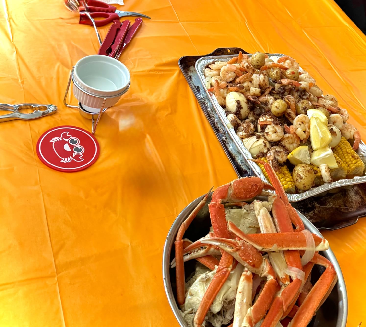 Luvan 33 Pcs Crab Crackers and Tools Set with 4 Crab Leg Crackers, 4 Crab Forks, 4 Lobster Shellers, 4 Butter Warmers, 1 Seafood Scissors, 14 Tealight Candles, 2 Crab Grabber-Seafood Boil Party Supply customer photo 1