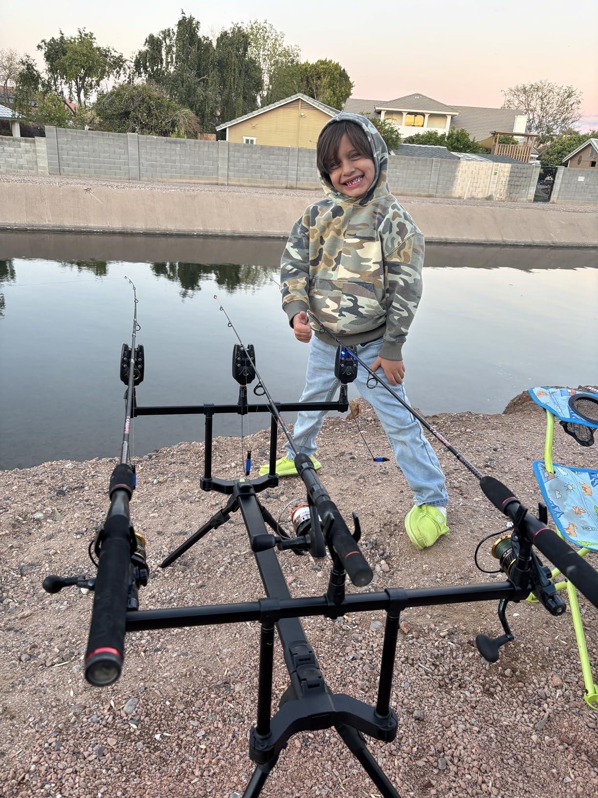 Adjustable Retractable Carp Fishing Rod Stand Holder with 3 Bite Alarms and 3 Bait Swingers, Fishing Pole Pod Stand Tackle Set Accessories customer photo 2