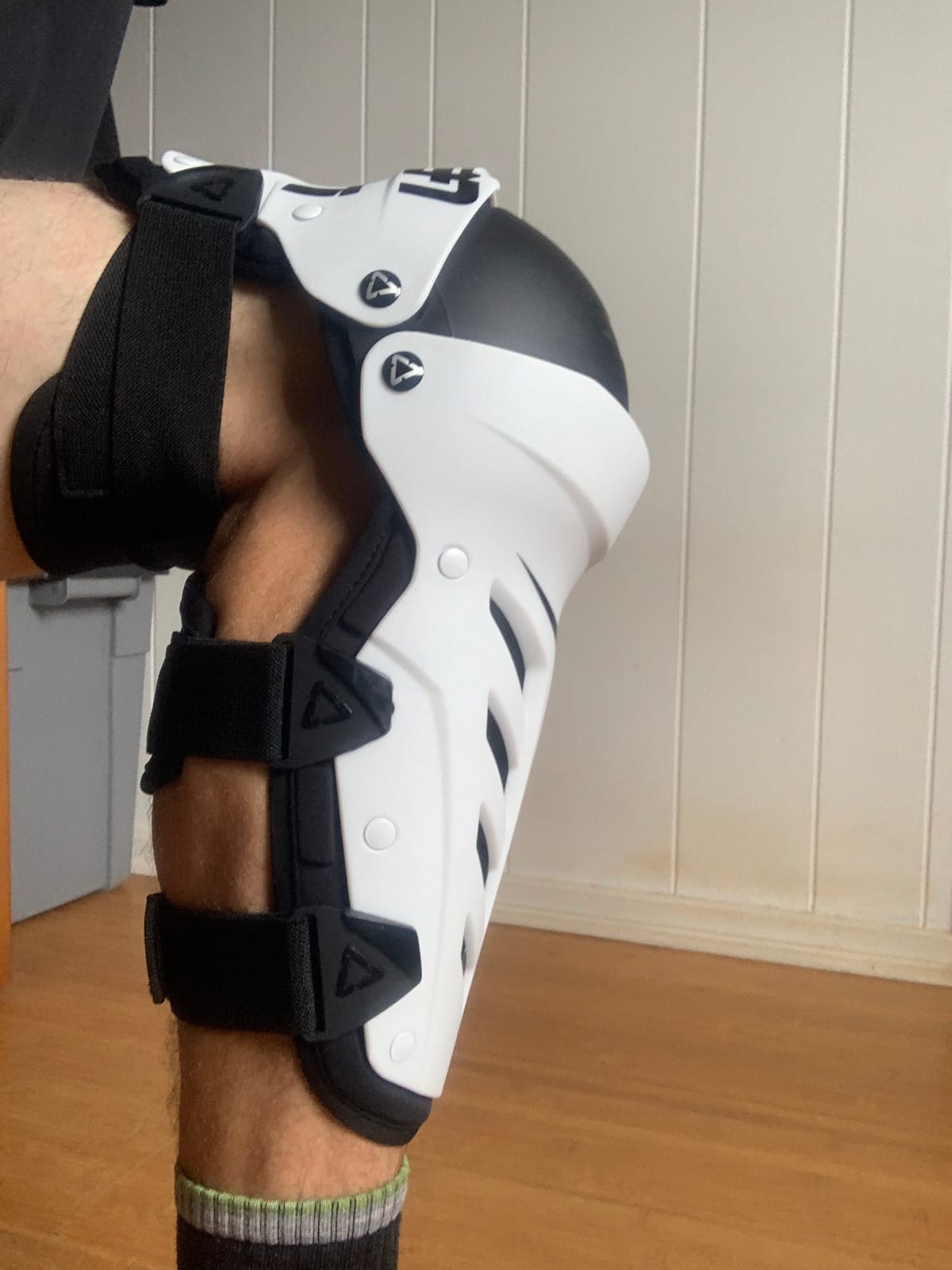 Leatt Brace Unisex-Adult Motorcycle Pivoting Knee and Shin Hard Shell Impact Foam Guard (Black, Large) customer photo 1