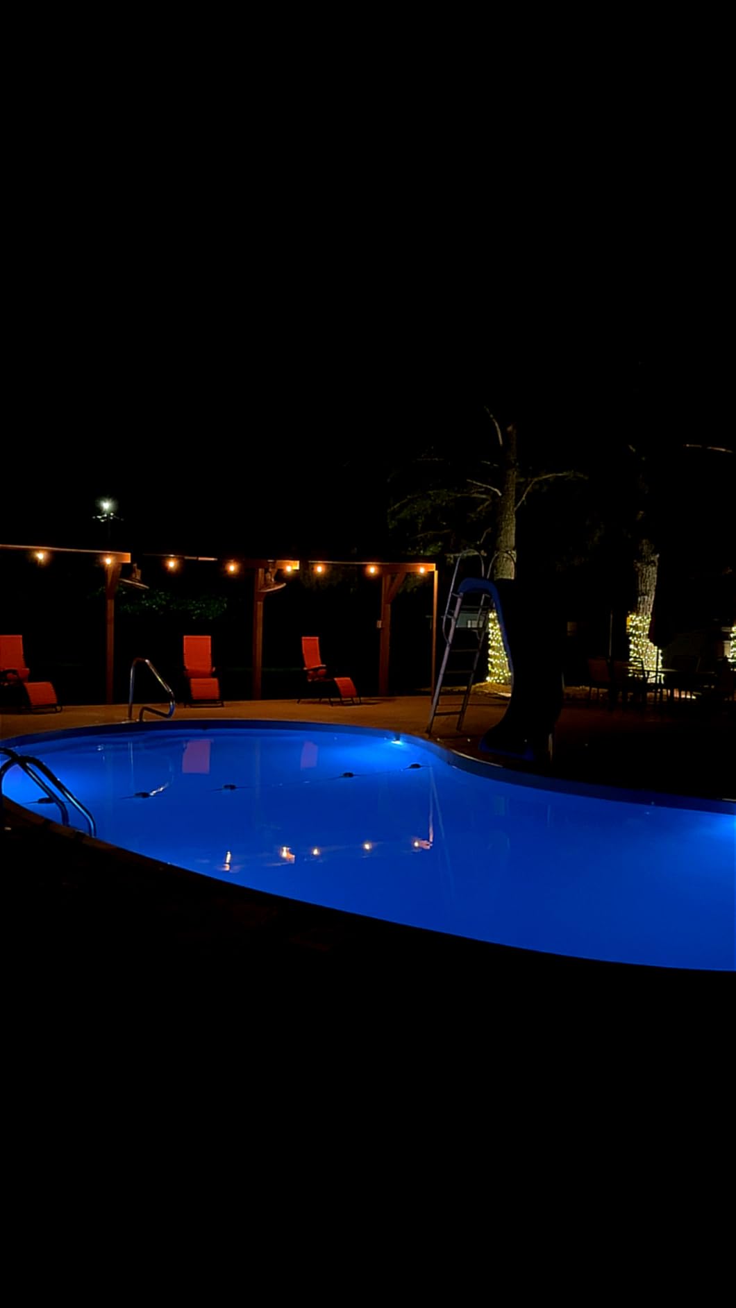 Homly Rechargeable Submersible Pool Lights with Remote, Waterproof Underwater Charging Battery Operated Controlled 16 Color Changing LED with Magnet Floating Lights Pool Pond Decoration 4 Pack customer photo 1