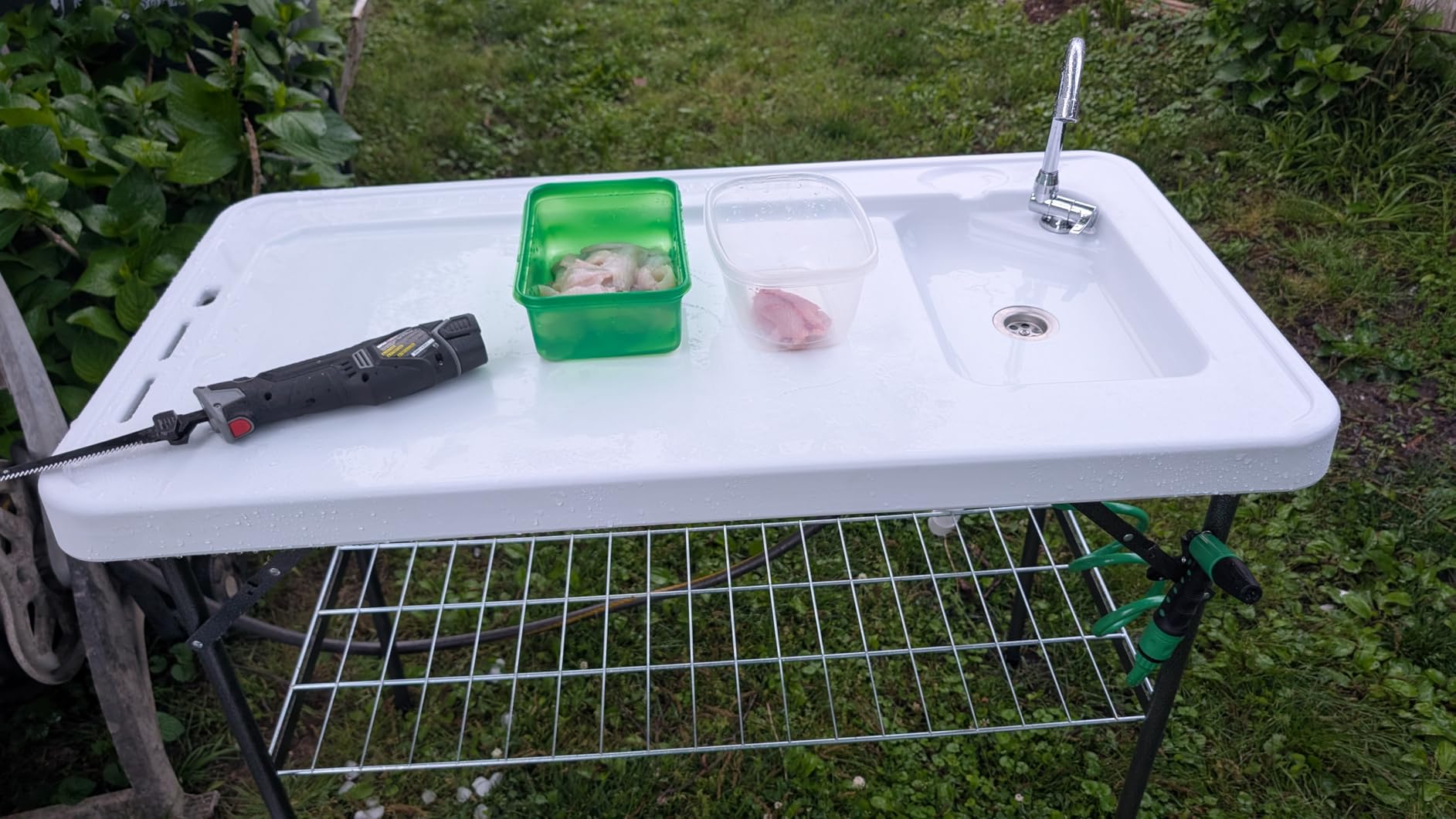 Folding Fish Cleaning Table Portable Camping Sink with Faucet Drainage Hose & Sprayer Outdoor Fillet Station Grid Rack Knife Groove for Picnic Fishing, Black customer photo 1