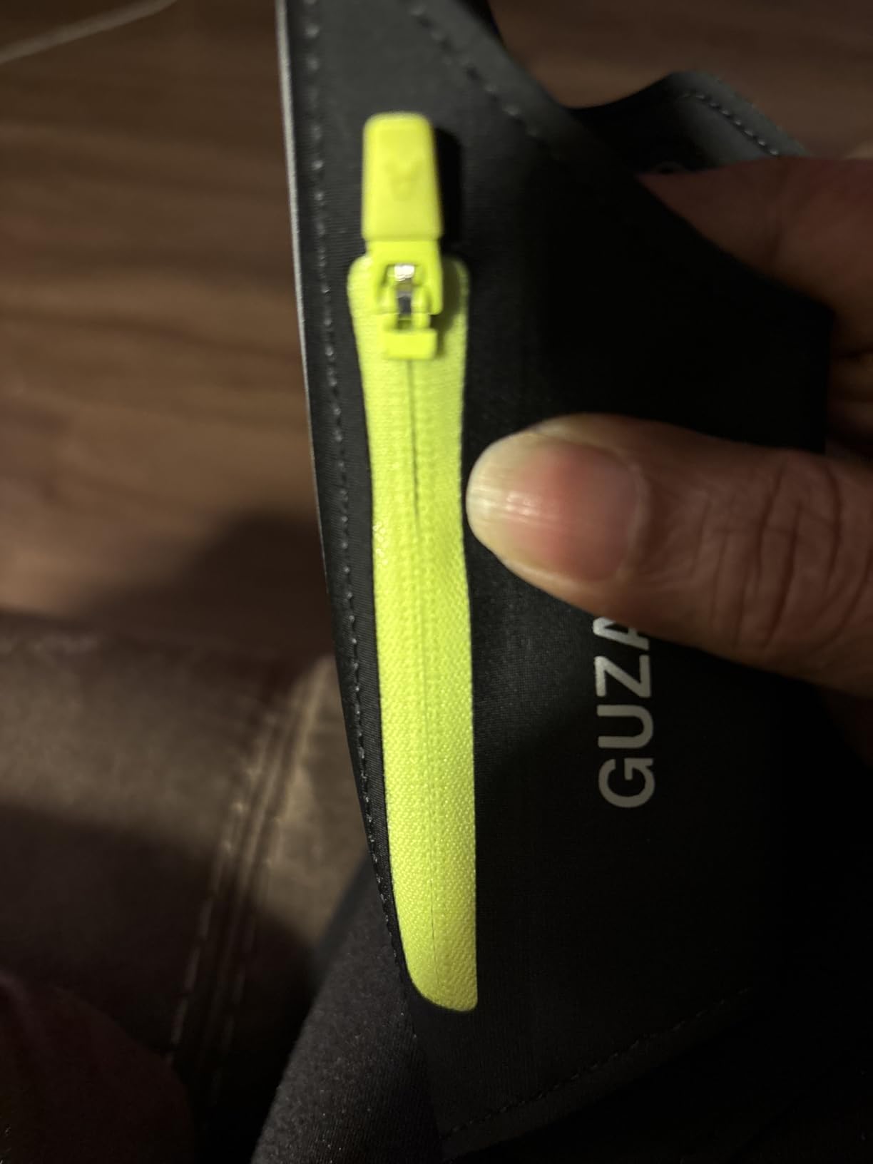 GUZACK Running Armband with Zipper Pouch, Running Phone Holder, Up to 6.9