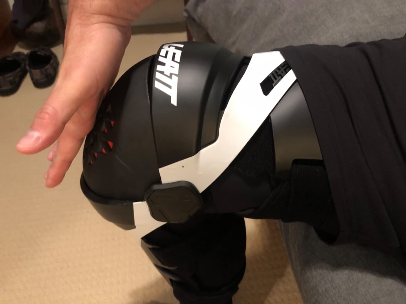 Leatt Knee Brace Z-Frame #L Pair Blk customer photo 1