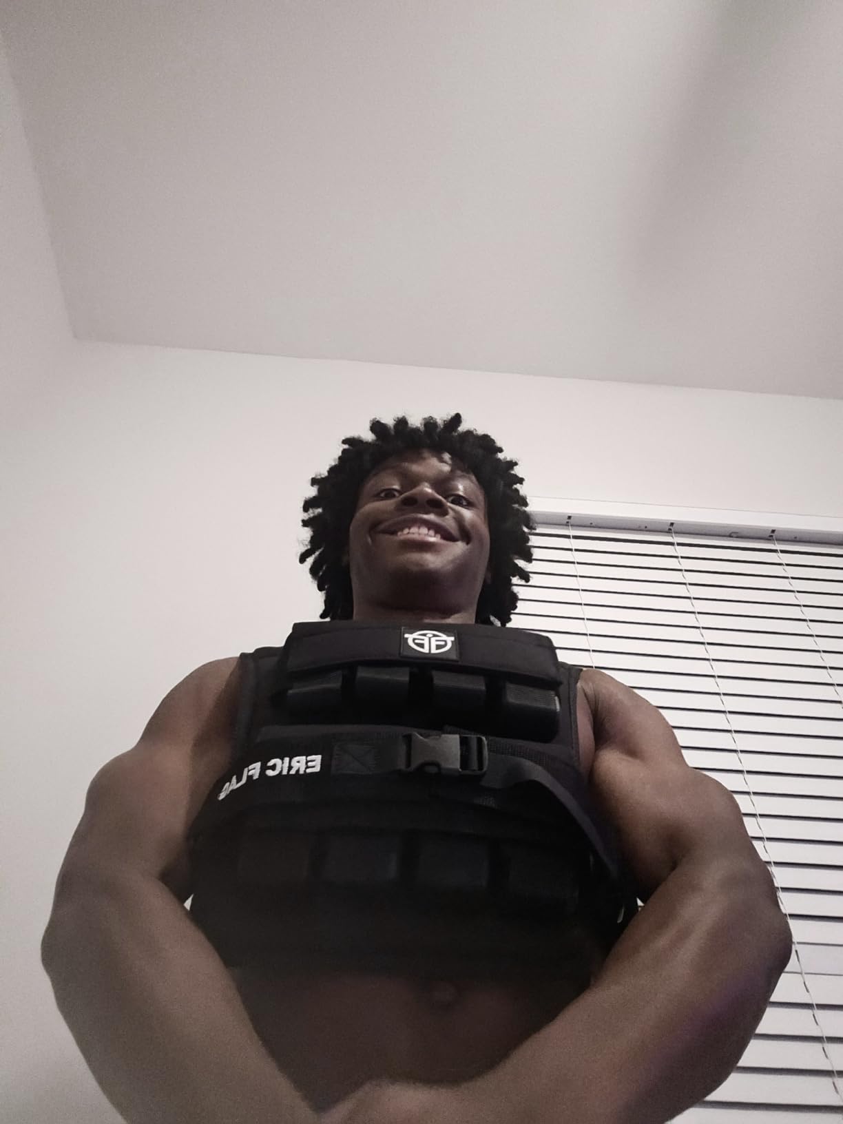ERIC FLAG 40 lb Weighted Vest for Men & Women - Adjustable 0-40 lb with 16 Iron Weight, Heavy-Duty for Calisthenics, Running and Walking - Compact 1000D Oxford - Weighted Vest with Removable Weights customer photo 1