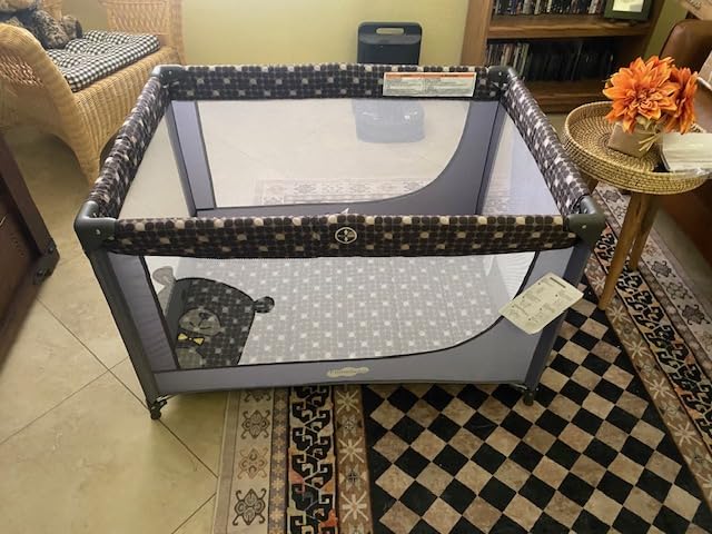 Pamo Babe Pack and Play Portable Crib Baby Playpen Foldable Playard for Infant Toddler with Mattress Pad, Lightweight Unisex Travel Crib Gray customer photo 2