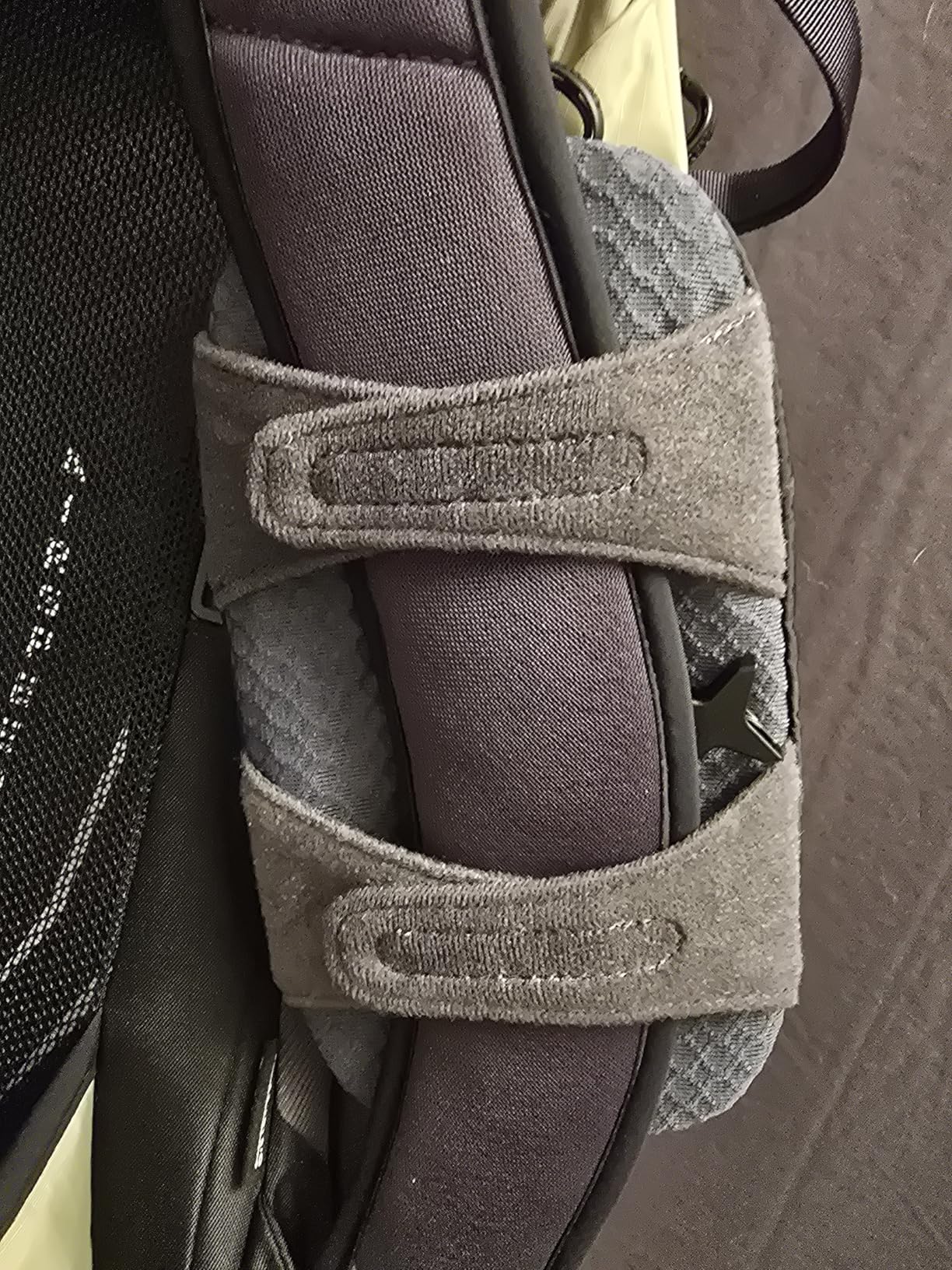 Osprey Zippered Pack Pocket, Black customer photo 2