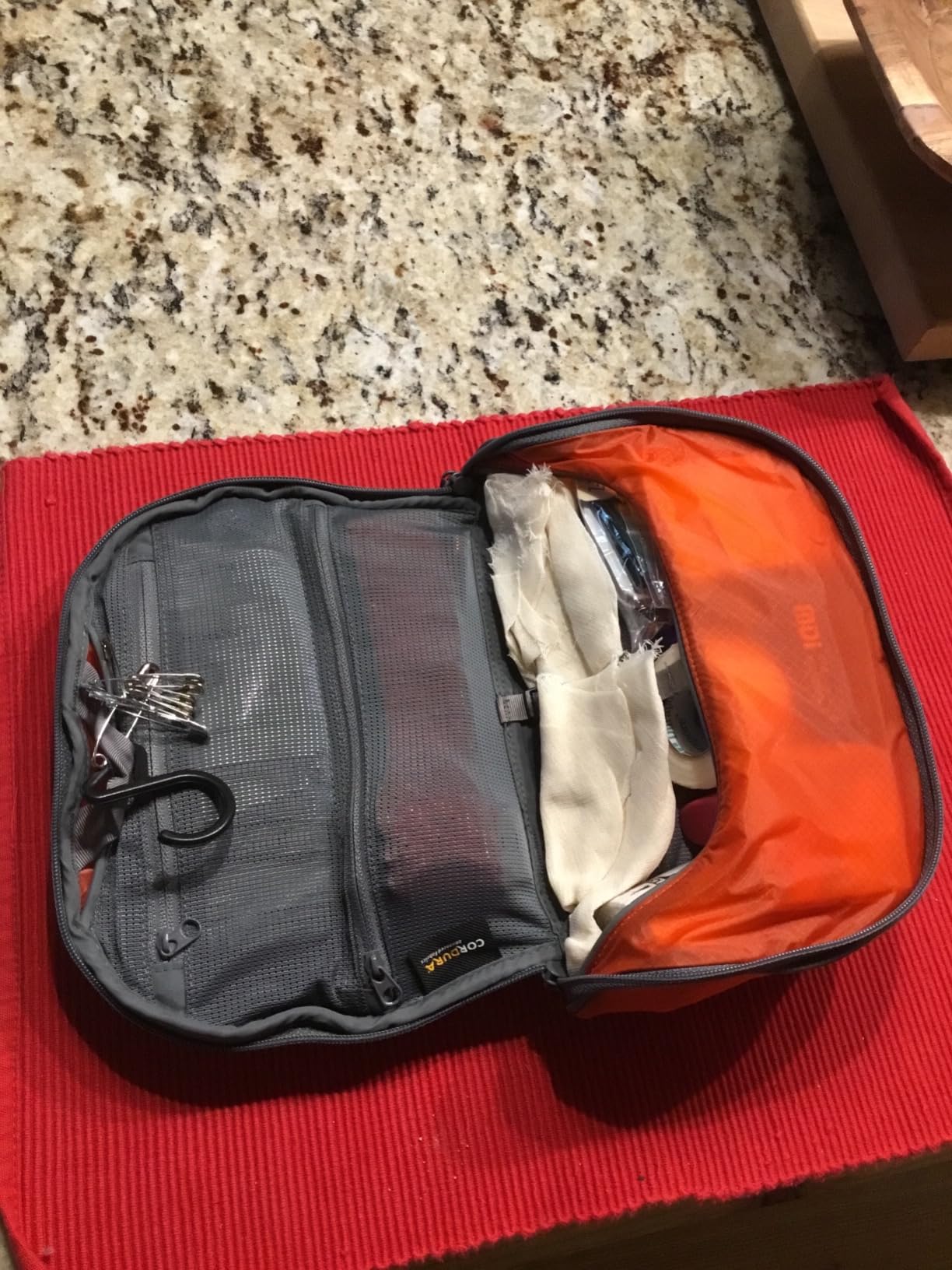Sea to Summit Small Hanging Toiletry Bag, Travel Organizer, Atoll Blue customer photo 1