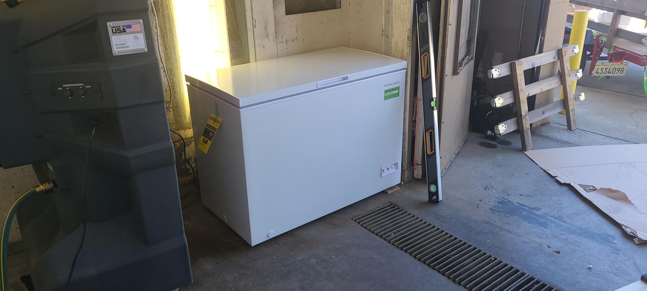 Hamilton Beach 14 cu ft Chest Freezer - White, Large Storage for Families, Space-Saving Flat Back, Front Drain, Garage Ready customer photo 1