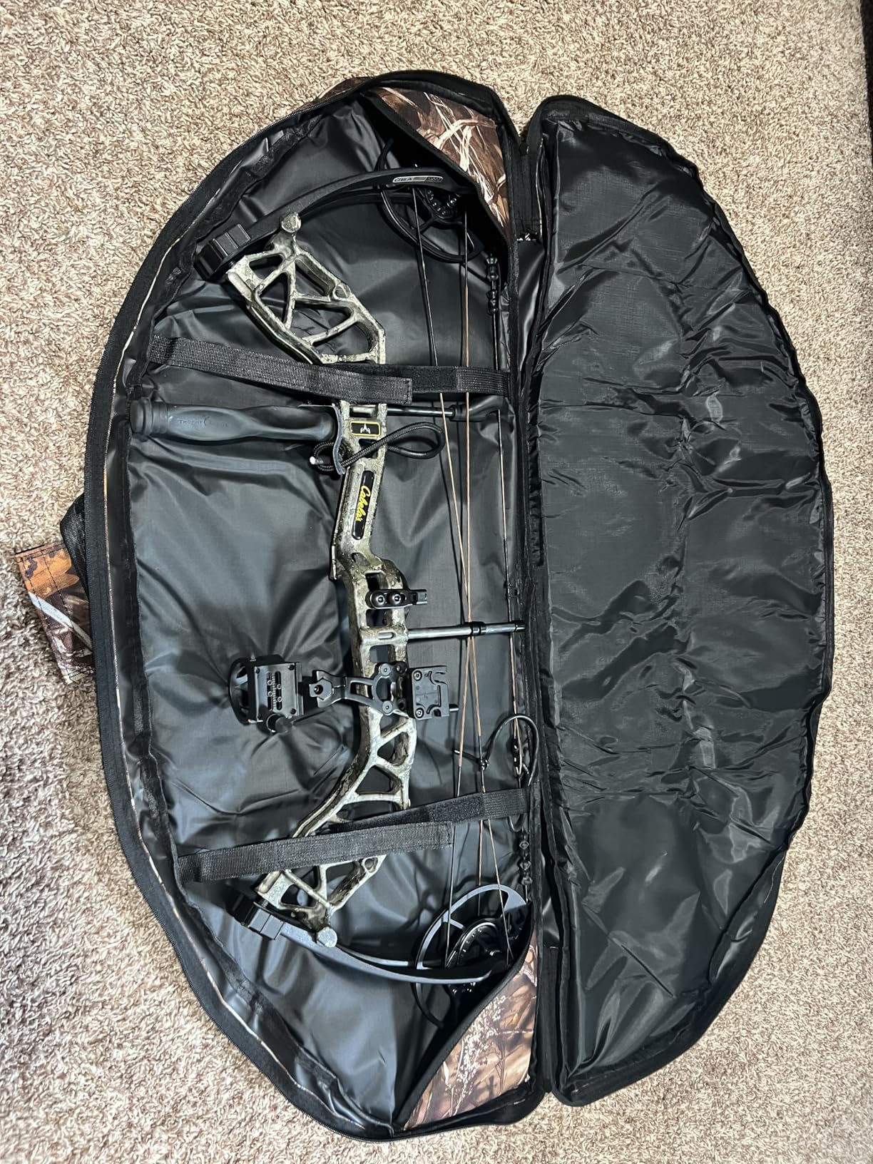 LWANO Compound Bow Case Soft Light-Weight Bow Bag with Arrow Pocket and Backpack Straps customer photo 2