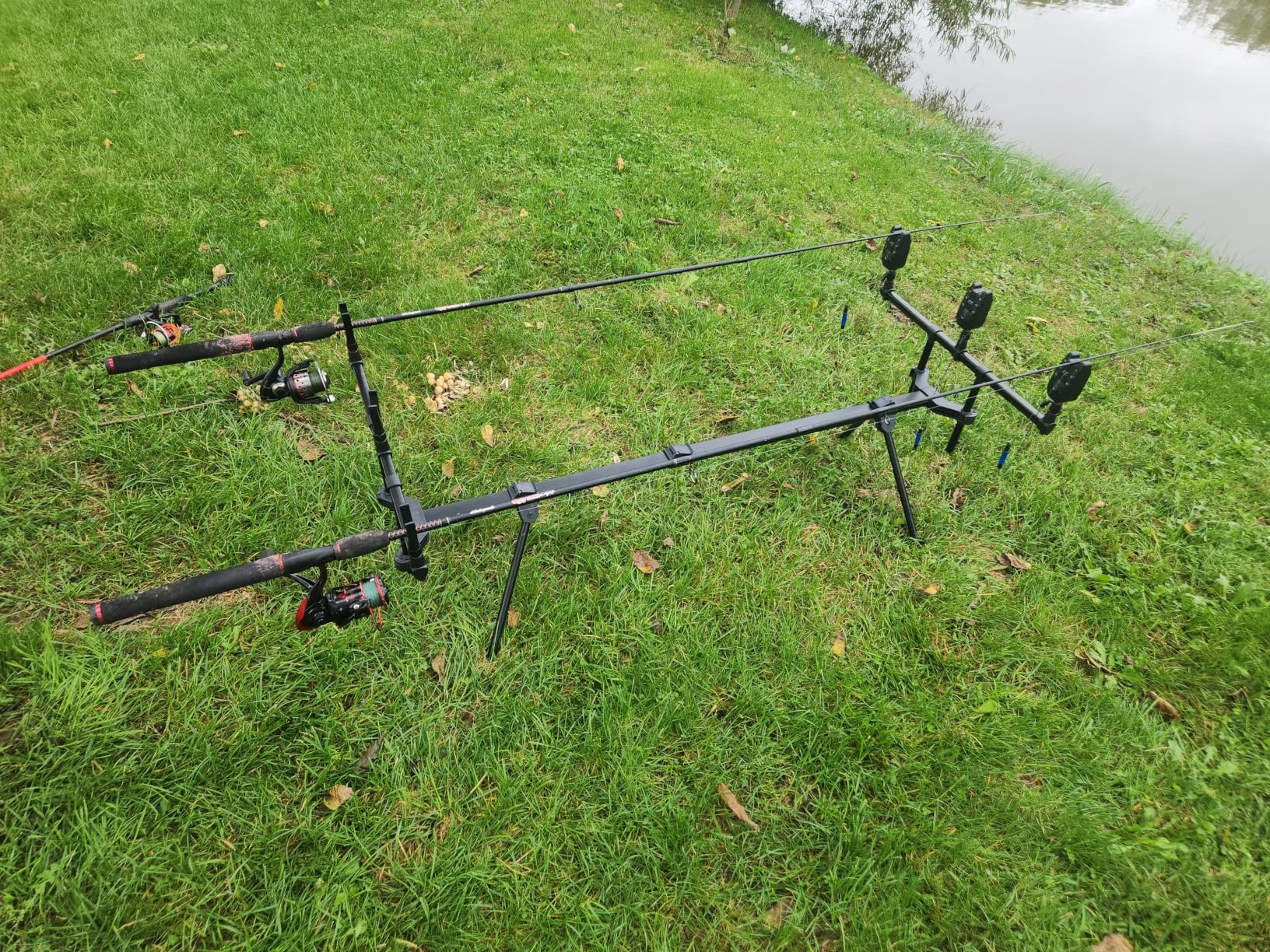 Tiandirenhe Adjustable Retractable Carp Fishing Rod Stand Holder, Fishing Rod Pod with 3 Bite Alarms & 3-Piece Bait Swinger Set customer photo 1
