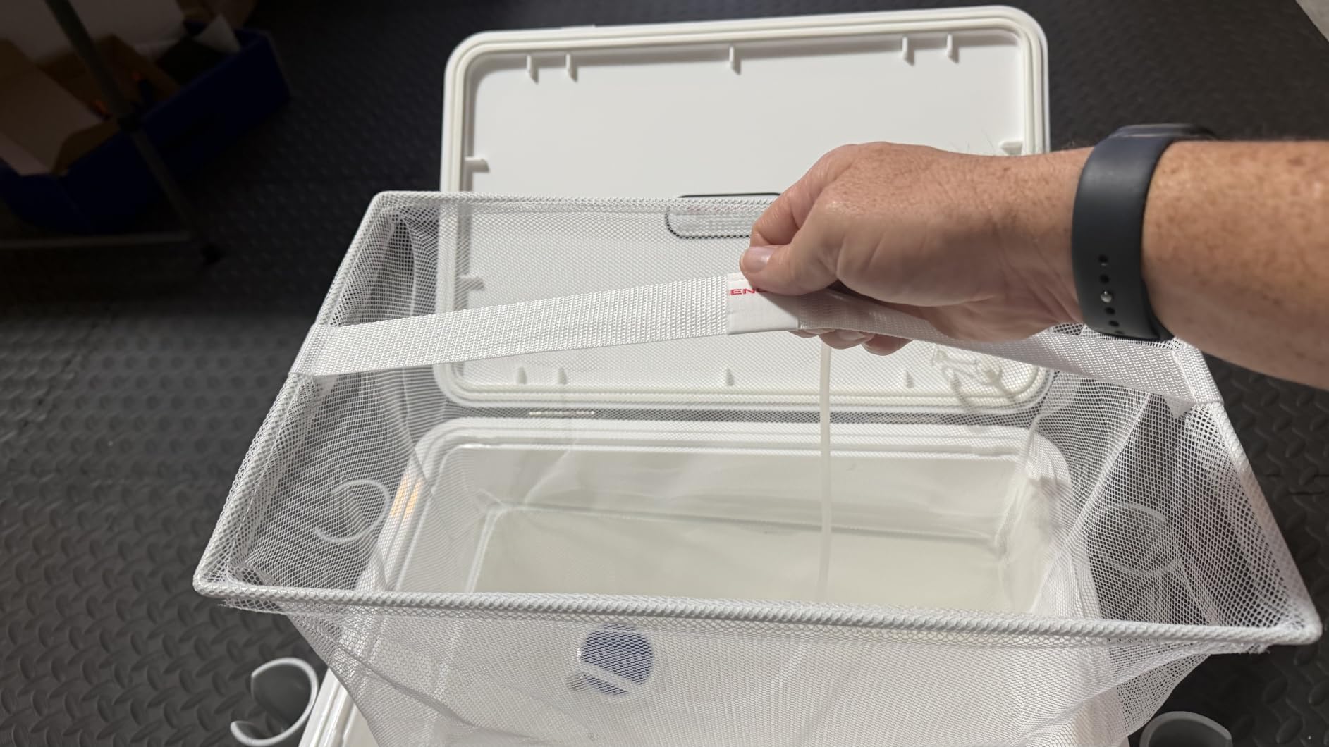 ENGEL Live Bait Cooler PRO for Fishing - Portable Minnow and Bait Bucket with Lithium-Ion Rechargeable Aerator customer photo 2