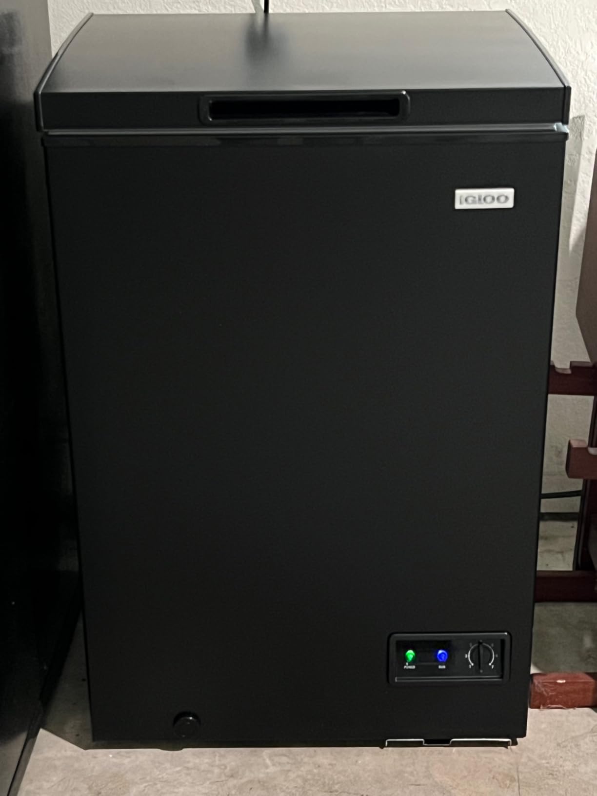 Igloo 3.5 Cu Ft. Upright Deep Freezer Chest- Deep Freezer with Quick Freezing System & Adjustable Thermostat- Low Noise Freezer with Removable Basket & LED Lights for Homes, Garages & Basements- Black customer photo 2