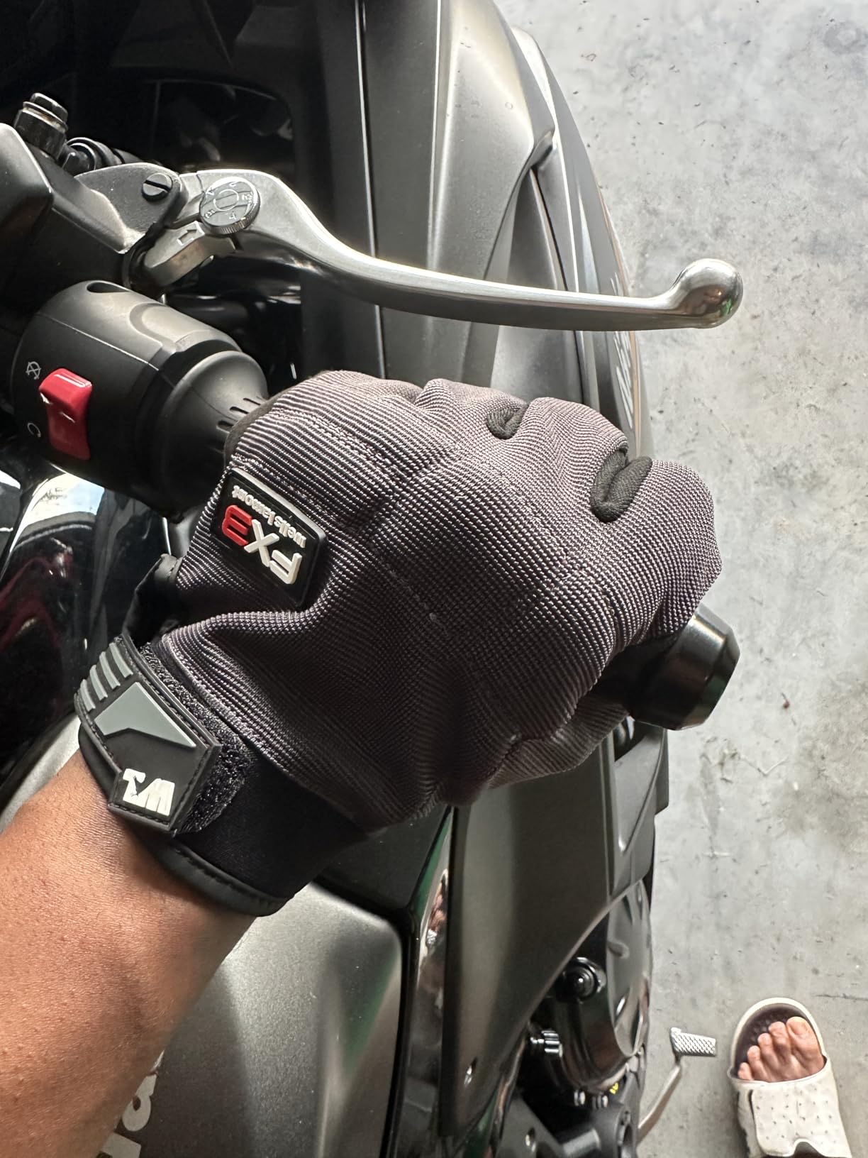 OUMURS Adult ATV Dirt Bike Helmet with Goggles Gloves & Mask Quick Release Buckle Adjustable Sun Visor Motorcycle Adult Helmet Off-Road Motocross Downhill Moped MX for Unisex-Adult customer photo 2