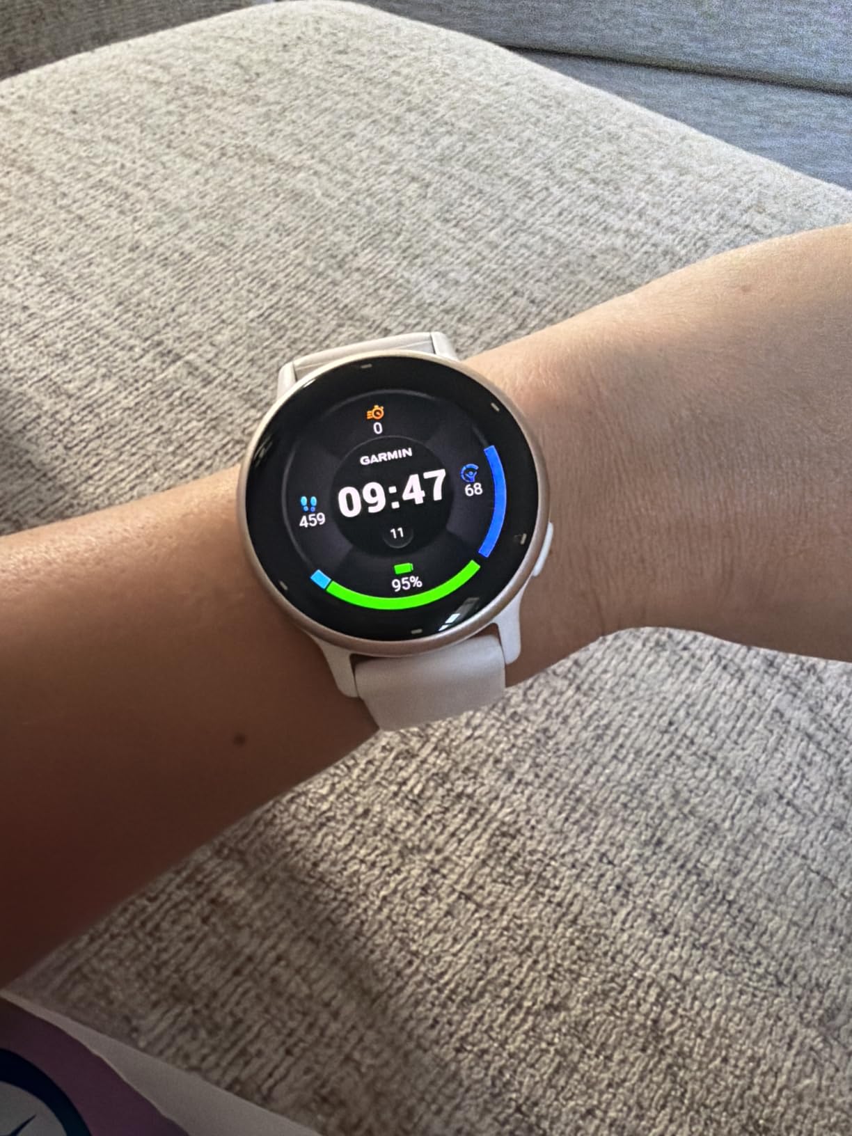 Garmin vivoactive 5, Health & Fitness GPS Smartwatch, 42mm, Ivory customer photo 1