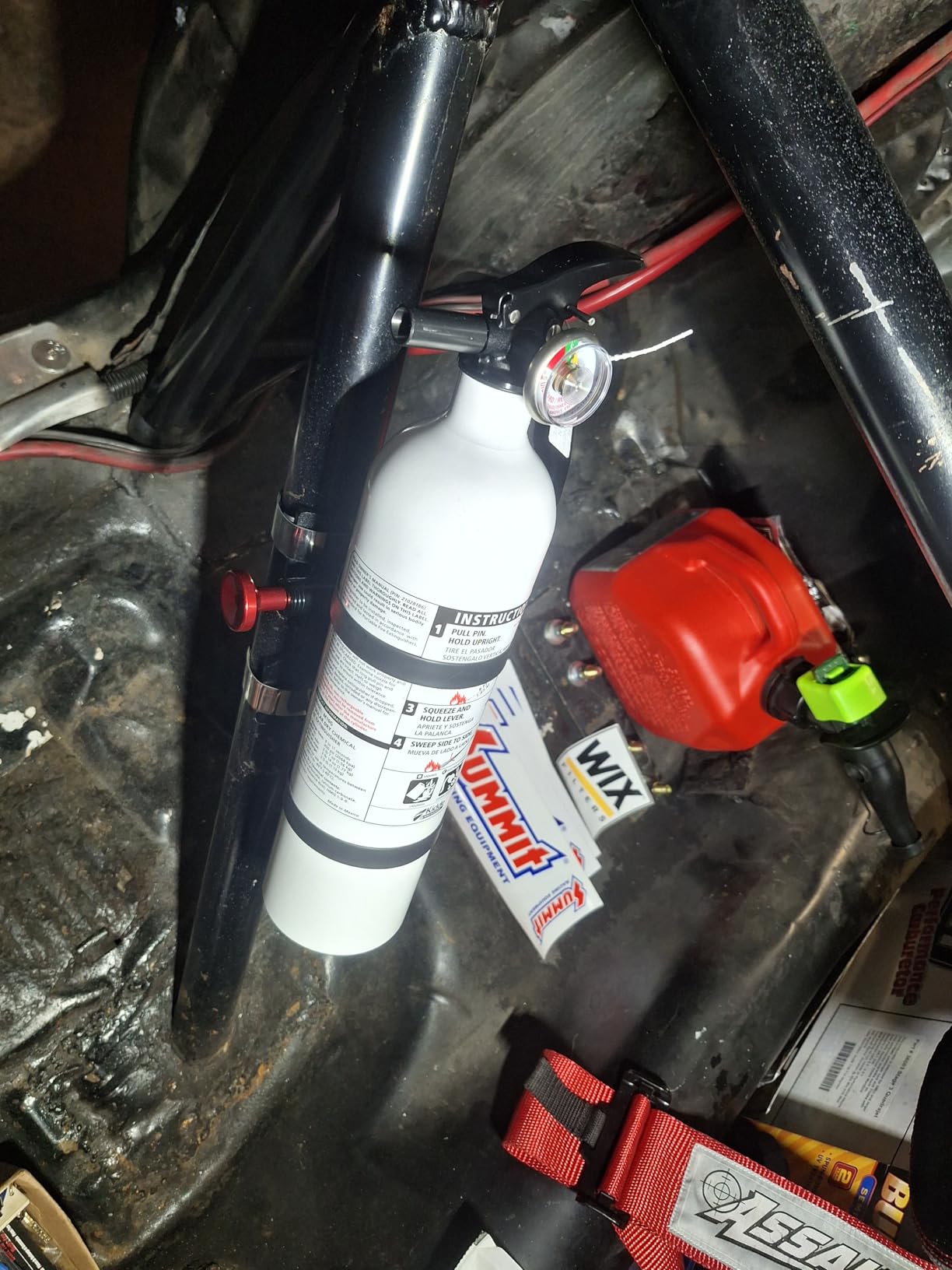 Kidde Auto 10 Fire Extinguisher for Cars and Trucks, 10-B:C, M10G | Motor Vehicle Extinguisher for Small Flammable Liquids/Gases and Electrical Fires, 2.9 lb. Dry Chemical customer photo 2