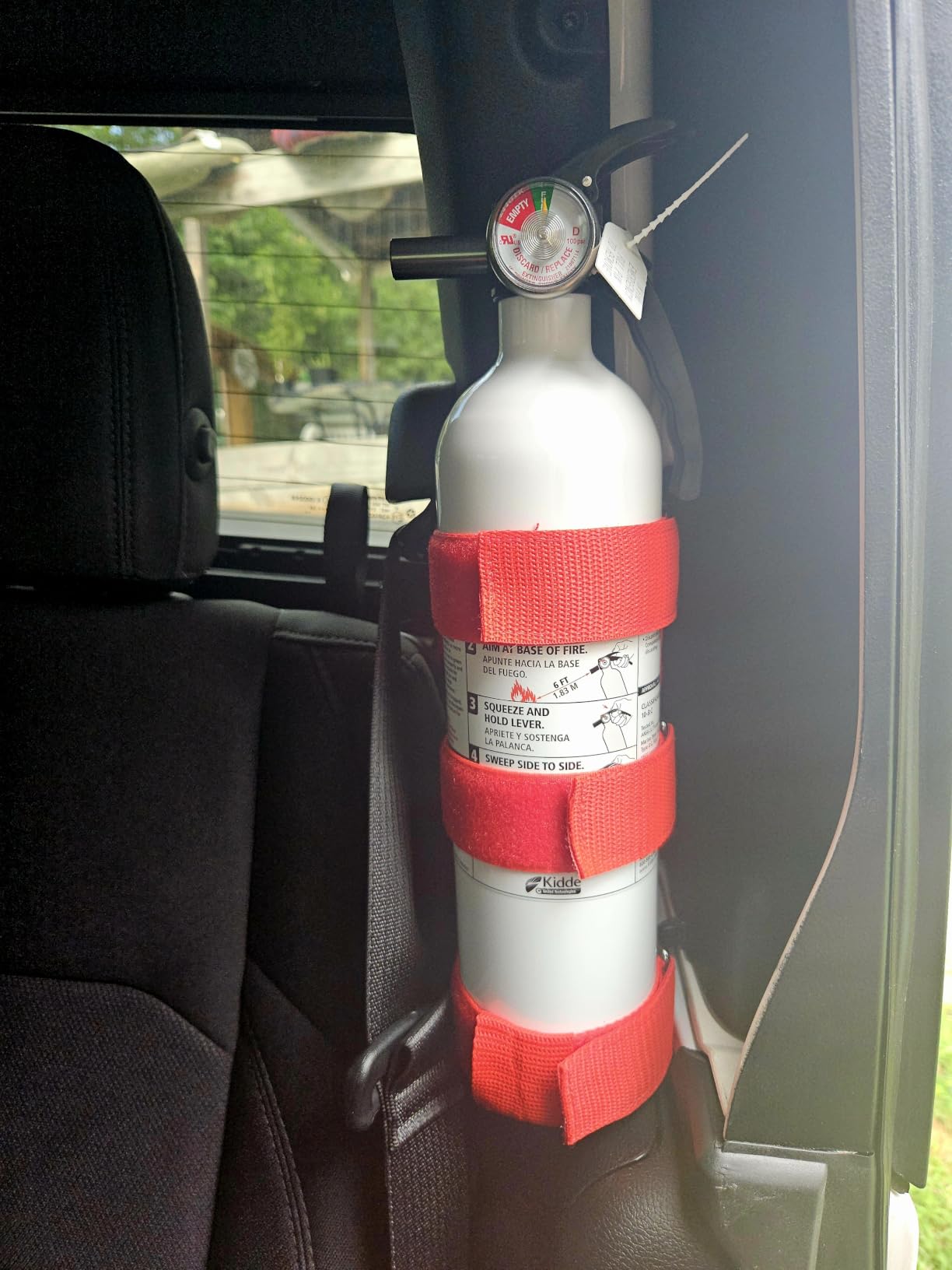 Kidde Auto 5 Fire Extinguisher for Cars and Trucks, 5-B:C, M5G | Motor Vehicle Extinguisher for Very Small Flammable Liquids/Gases and Electrical Fires, 2 lb. Dry Chemical customer photo 1