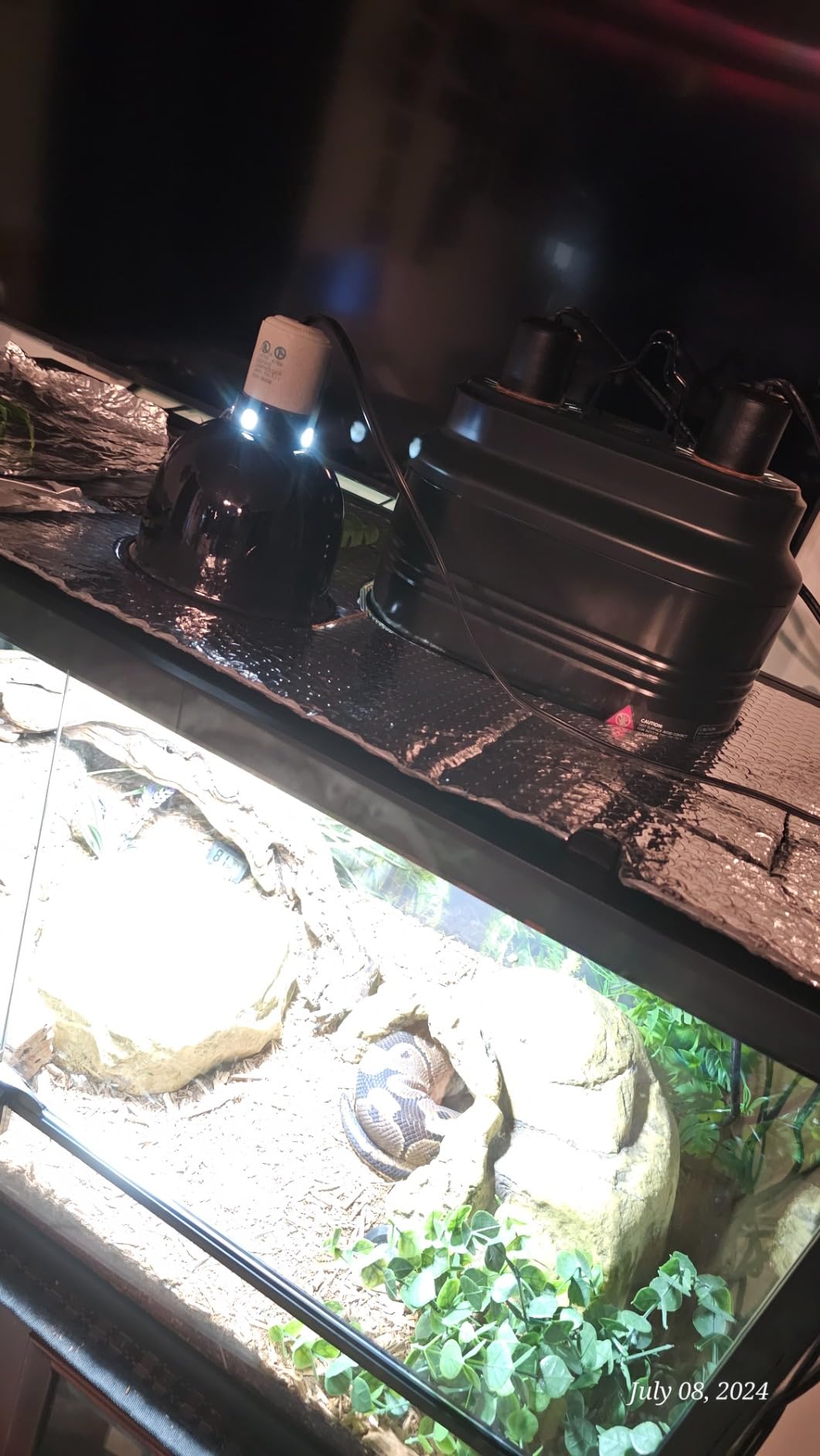 MECESOR Dual Reptile Lamp Fixture with Independent Switches, UVB & Basking Bulb Holder customer photo 1