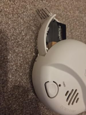 First Alert 1046846 RV Approved Battery-Operated Smoke Alarm customer photo 1