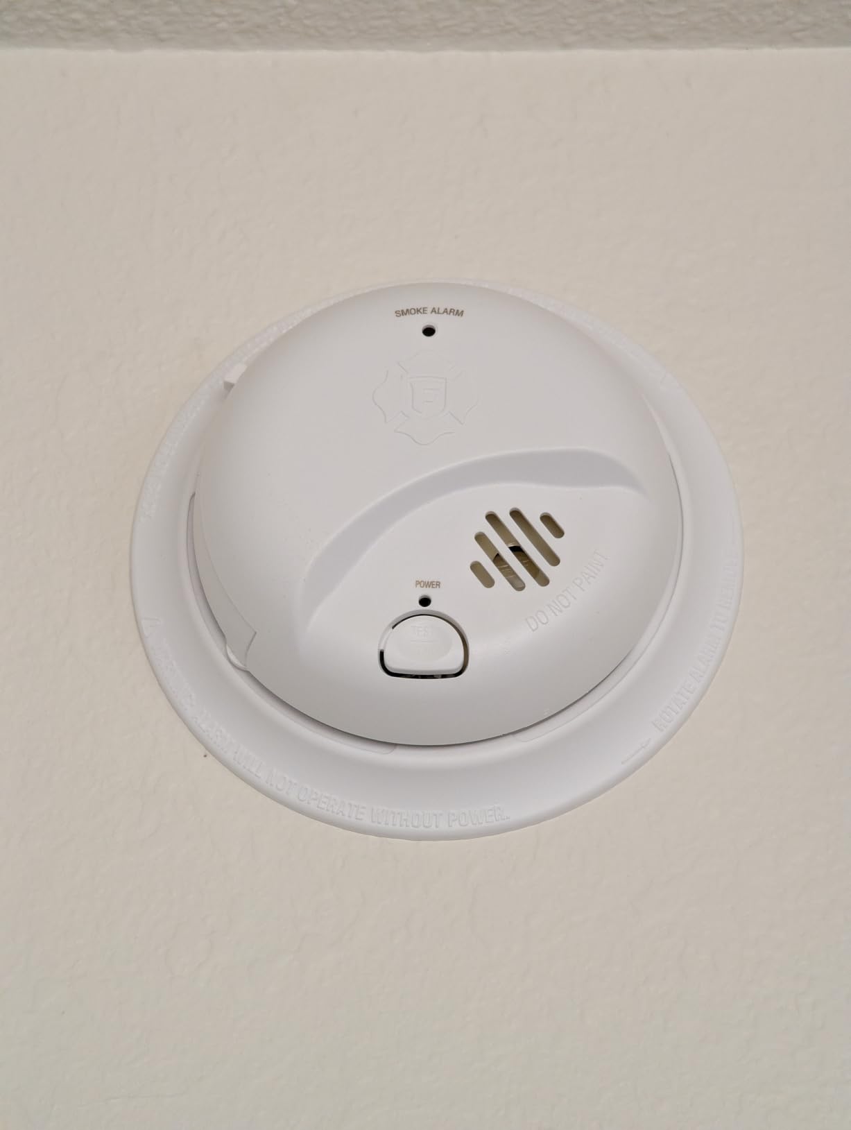 Kidde Smoke Detector, AA Battery Operated, Compact Size, LED Status Light, 85 dB Alarm, 4-inches, 10SDR customer photo 1