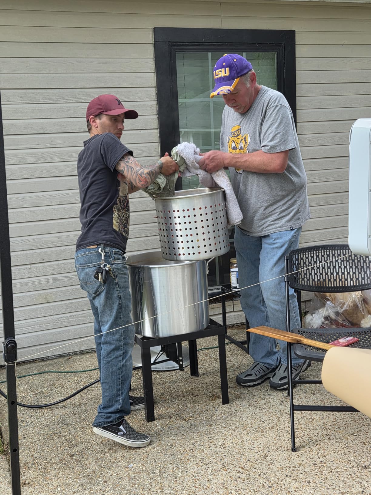 60QT Crawfish Boiler | Seafood Boiling Kit | Dustproof Cover & 12
