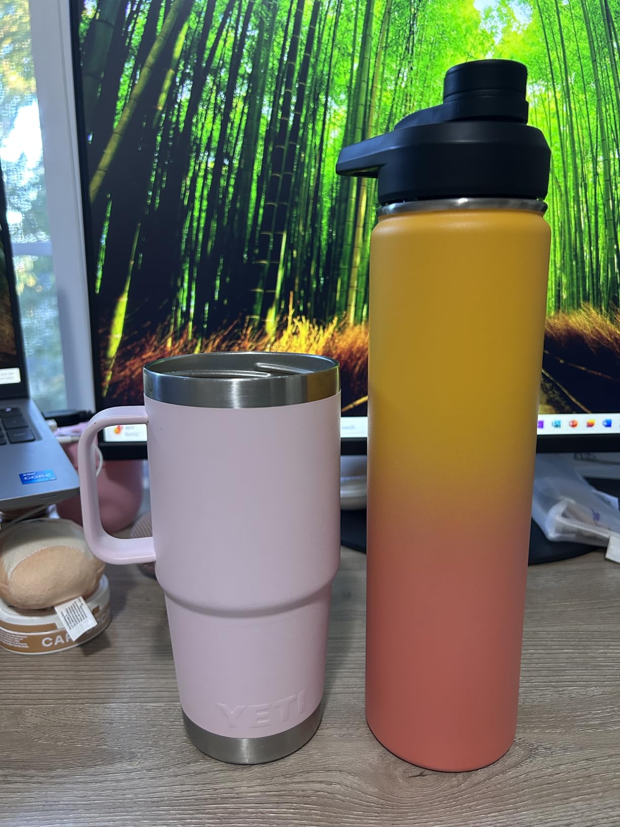 Fijinhom Insulated Water Bottle with Handle, 304 Stainless Steel Water Bottles with Wide Mouth, Double Wall Vacuum Sports Water Bottle, BPA Free, Keep Cold and Hot, 24 Ounces, Black customer photo 1