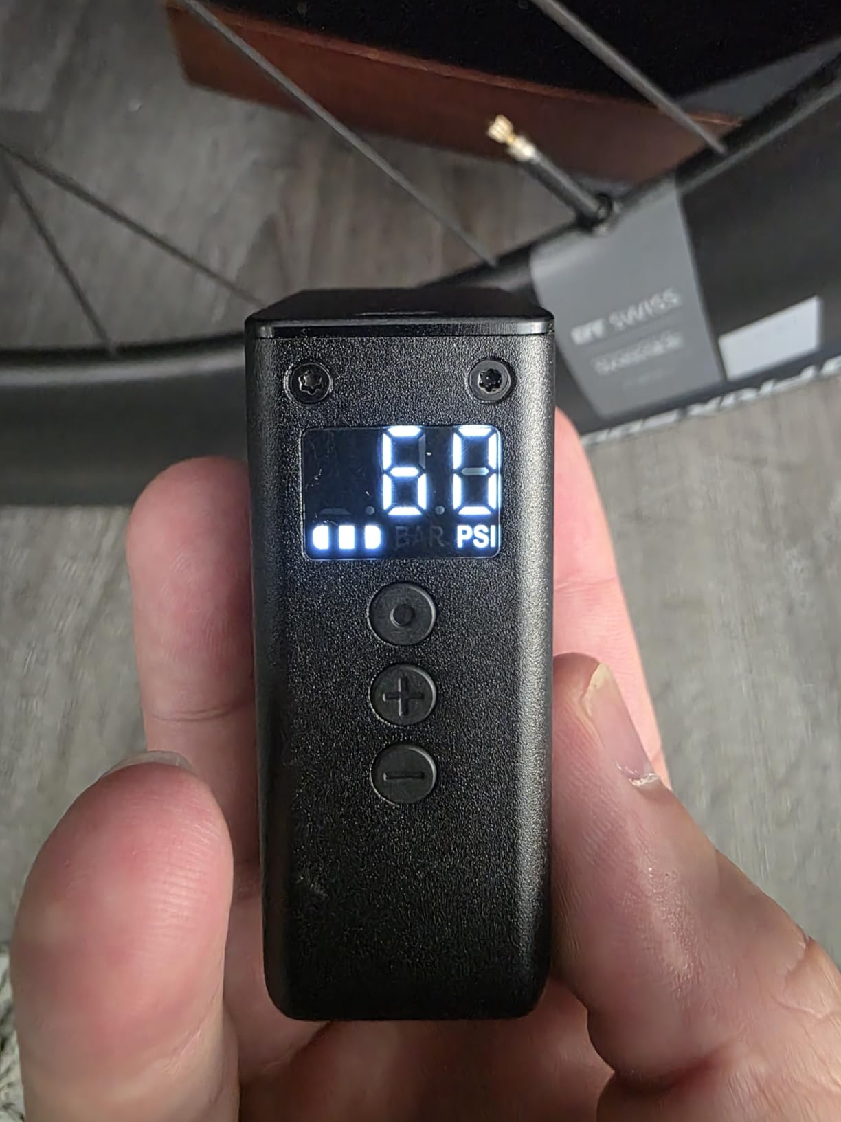CYCPLUS Tiny Electric Bike Pump AS2Pro, 120g, Aluminum Alloy Shell, Black customer photo 1