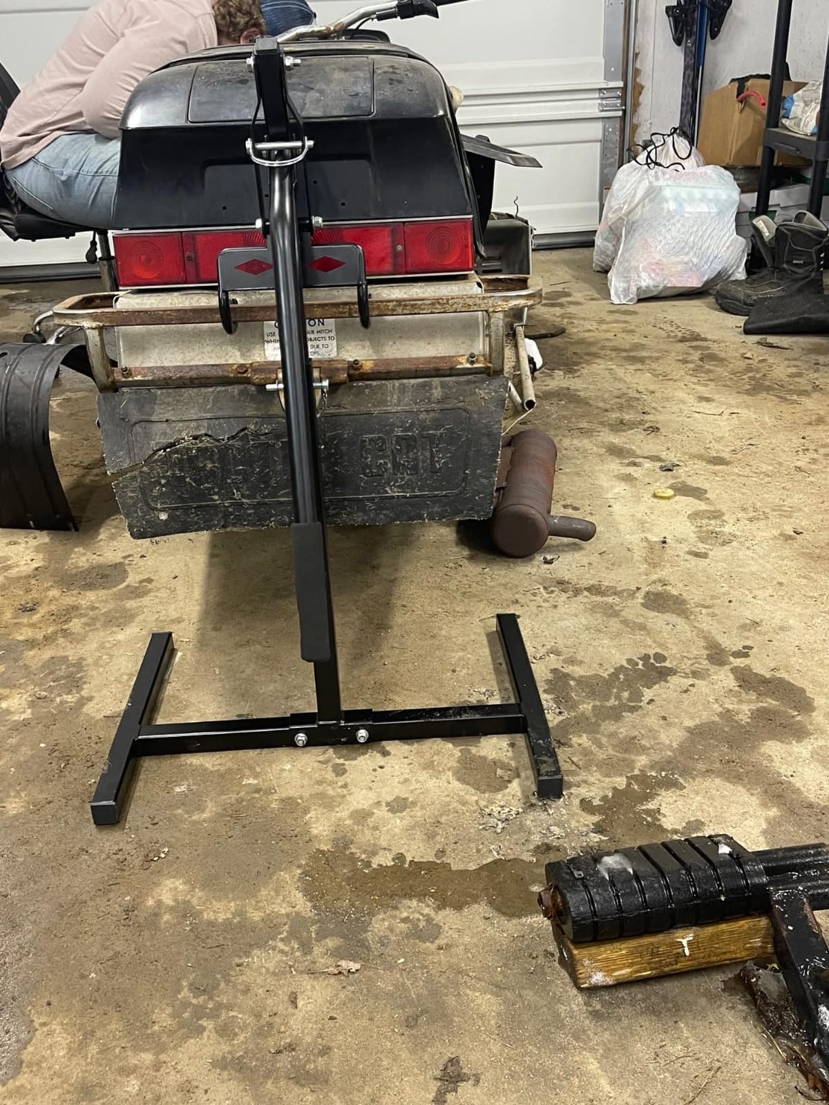 Snowmobile Lever Lift Stand, Fit Most Snowmobile, Support up to 2000 lbs | Snowmobile Jack Track Stand for Yamaha/Polaris etc, w/ Handlebar Cup, Easy Track/Ski/Shock Repair & Garage, Max 33