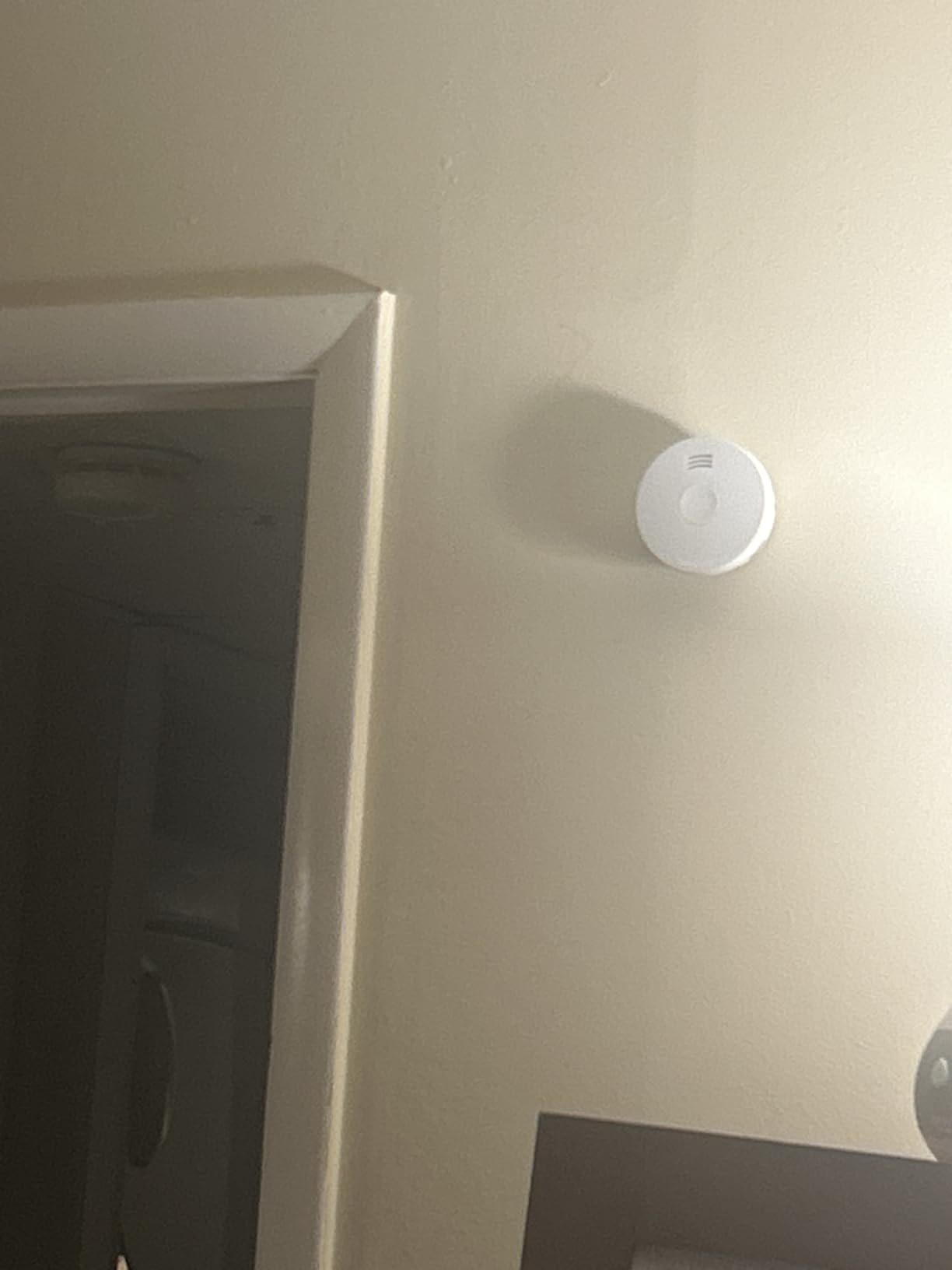 SITERLINK Smoke Detectors 10 Year Battery Operated,Smoke Alarm with Test-Silence Button,Photoelectric Sensor Fire Alarms Smoke Detectors with LED Lights for Home, GS525A (1 Pack) customer photo 1