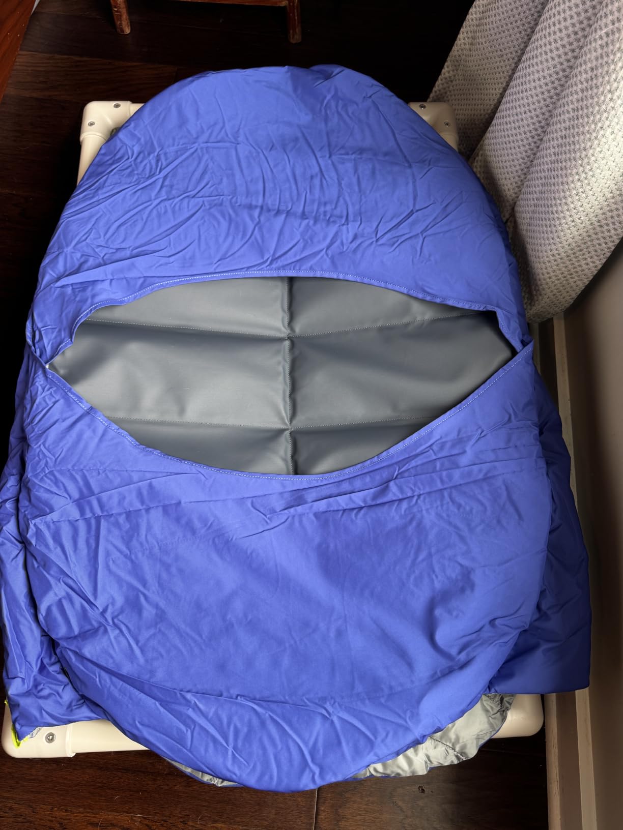 Ruffwear Highlands Dog Sleeping Bag, Huckleberry Blue, Medium customer photo 2