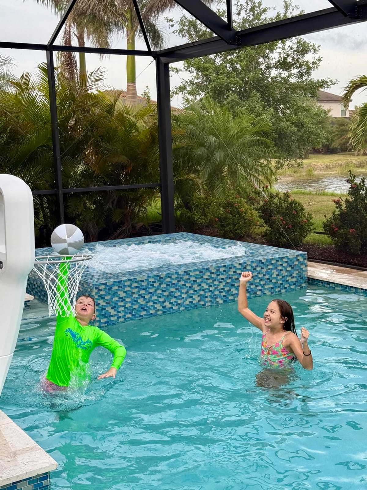 Step2 Vero Pool Basketball Hoop, Outdoor/Indoor Waterproof Patio Furniture, Made of Durable Plastic, 4.5 Feet, White customer photo 1