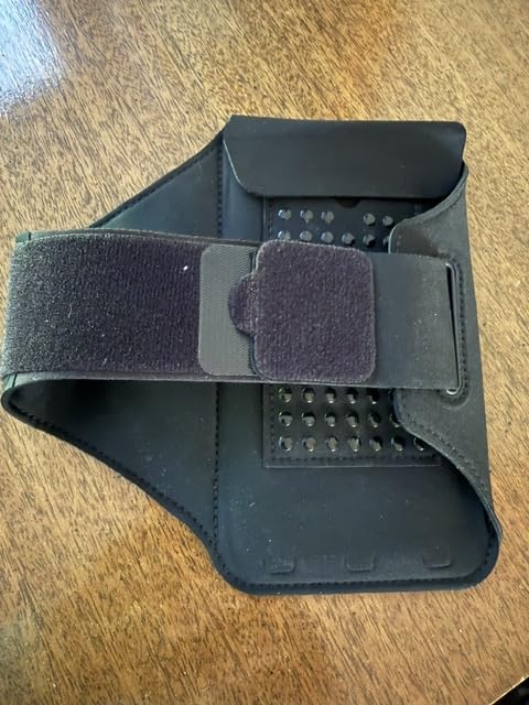 Running Armband with Earphone Bag for iPhone 16/15/14 Max/Pro/Plus & Galaxy S20/S10, Touchscreen Compatible, Phone Holder for Running with Card Slot & Key Pockets, Fit Up to 6.9 Phone customer photo 1