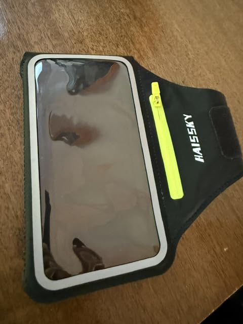 Running Armband with Earphone Bag for iPhone 16/15/14 Max/Pro/Plus & Galaxy S20/S10, Touchscreen Compatible, Phone Holder for Running with Card Slot & Key Pockets, Fit Up to 6.9 Phone customer photo 2
