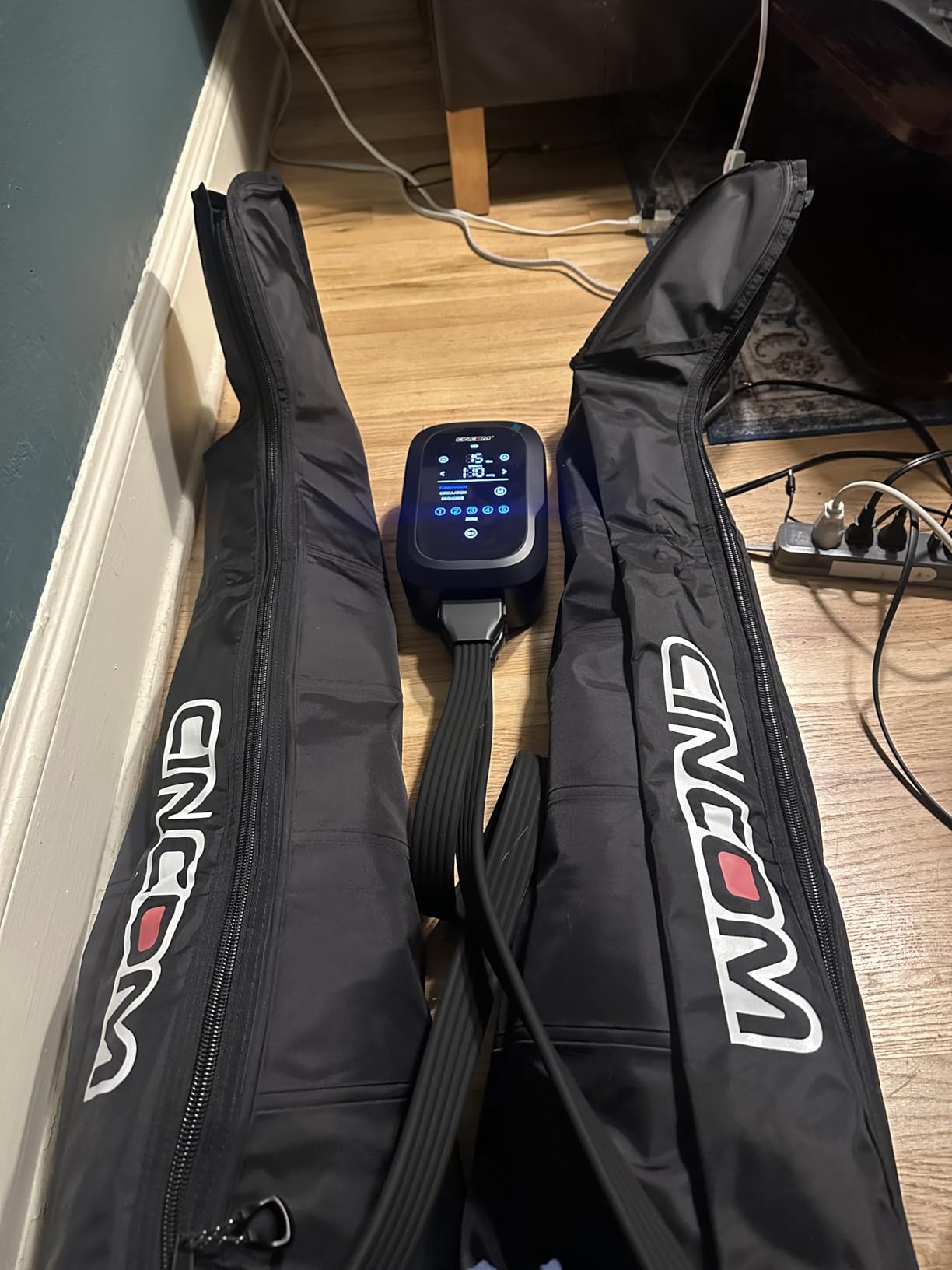 CINCOM Air Compression Recovery System, Cordless Leg Massager Boots for Circulation, Legs Compression Device for Athlete Fast Recovery customer photo 1