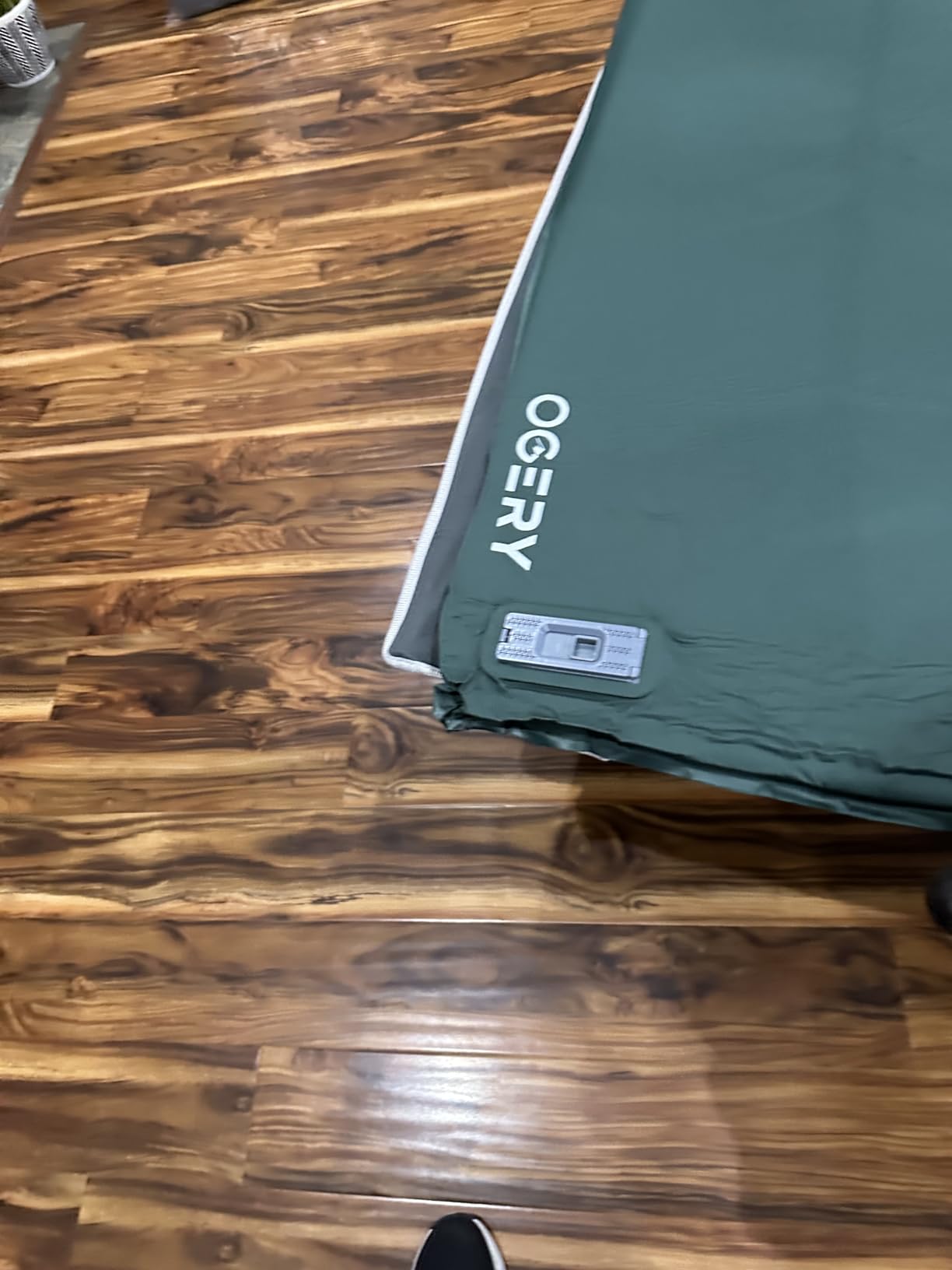 OGERY Self Inflating Sleeping Pad with Electric Pump, Memory Foam, 3.15 in Thick, Built-in Pillow, 4 Season, Tent Camping, Car Camping, RV, Quiet Sleep customer photo 2