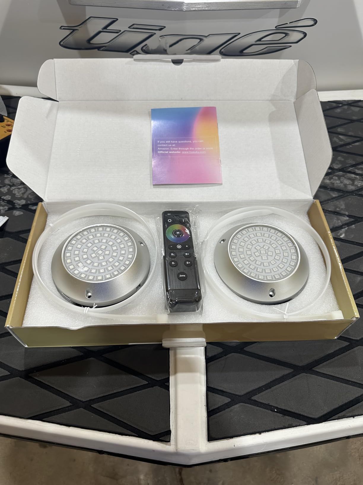 HUSUKU GT12 12000LM Underwater Boat Dock Lights RGB Marine Color Light Kit, 5IN 60LED 12V 120W IP68, All-Metal Body, Wireless Grouping & Control Auto-Sync customer photo 1