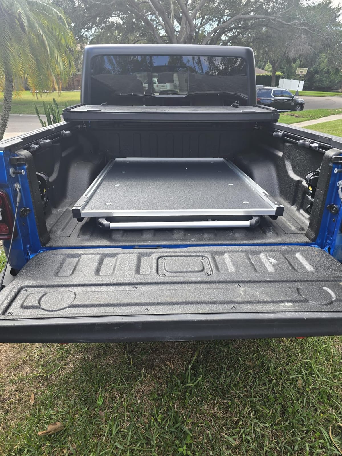 VEVOR Sliding Truck Bed Organizer, 65 x 48-Inch Heavy Duty Truck Bed Storage Drawer with 1000 lbs Capacity, Features 6 Movable Rings for Securing, 2-Postion Slide Out Tray for Pickup Trucks, Black customer photo 2