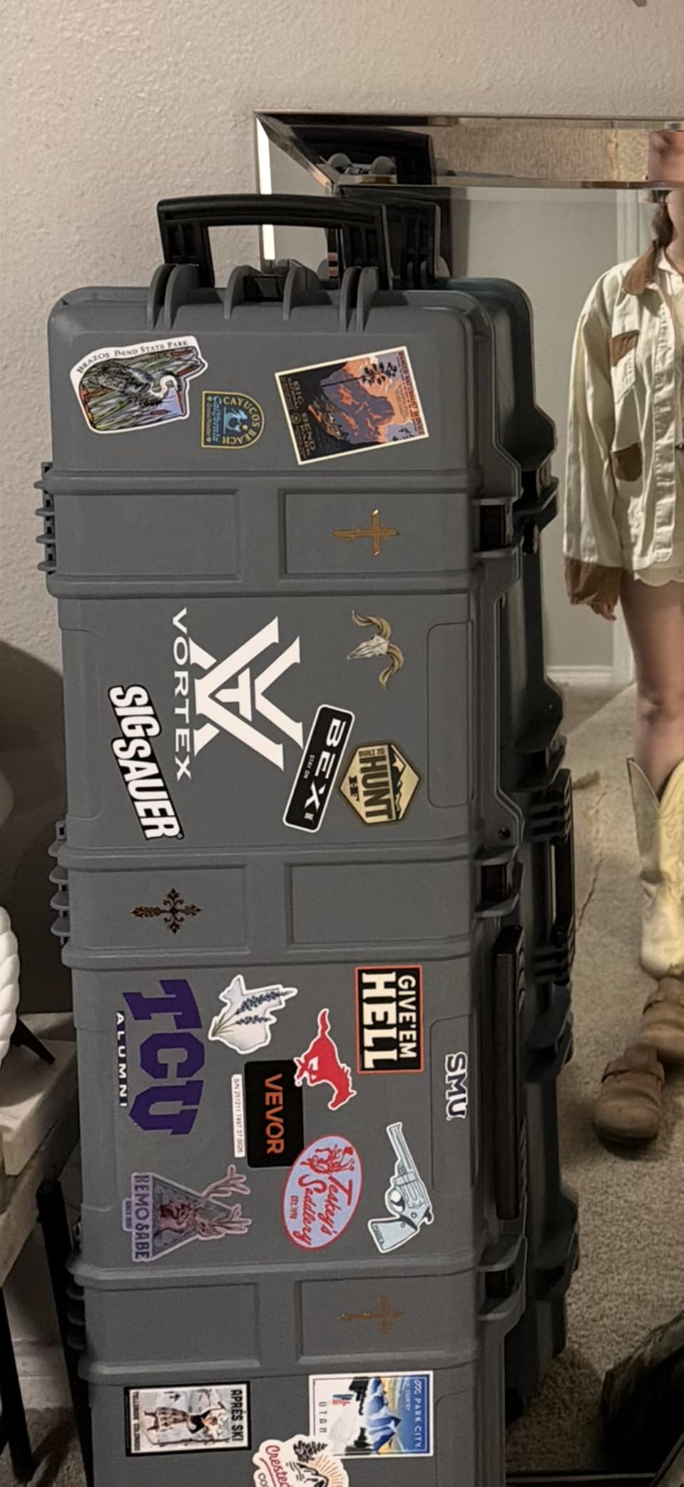 VEVOR Rifle Case, Rifle Hard Case with 4 Layers Fully-protective Foams, Lockable Hard Gun Case with Wheels, IP67 Waterproof & Crushproof, for Rifles or Shotguns customer photo 2