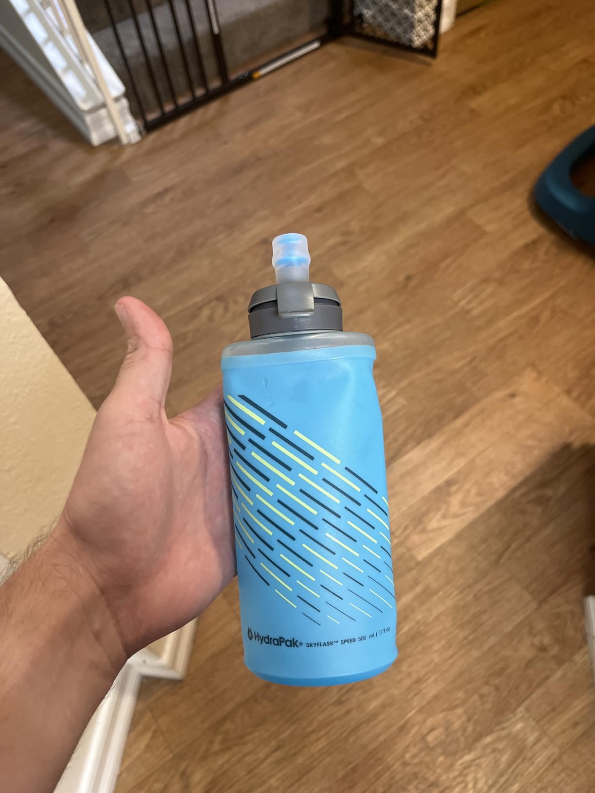 HydraPak SkyFlask Speed - Collapsible Handheld Running Water Bottle (350ml, 500ml, 500ml Insulated) - Adjustable Strap, Lightweight, Spill-Proof Cap customer photo 1