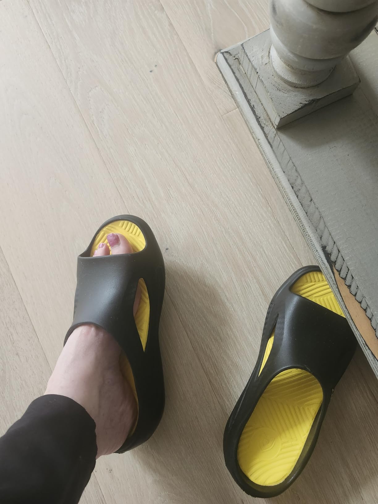 VKTRY Recovery Slides, Cushioning EVA Foam, Carbon Cloud Core, Arch Support | Carbon Fiber Plate: Rocker Sole, Deep Heel Cup, Ventilated Fit, Arch Support, Slip-Resistant Grip | Post Game Comfort customer photo 1